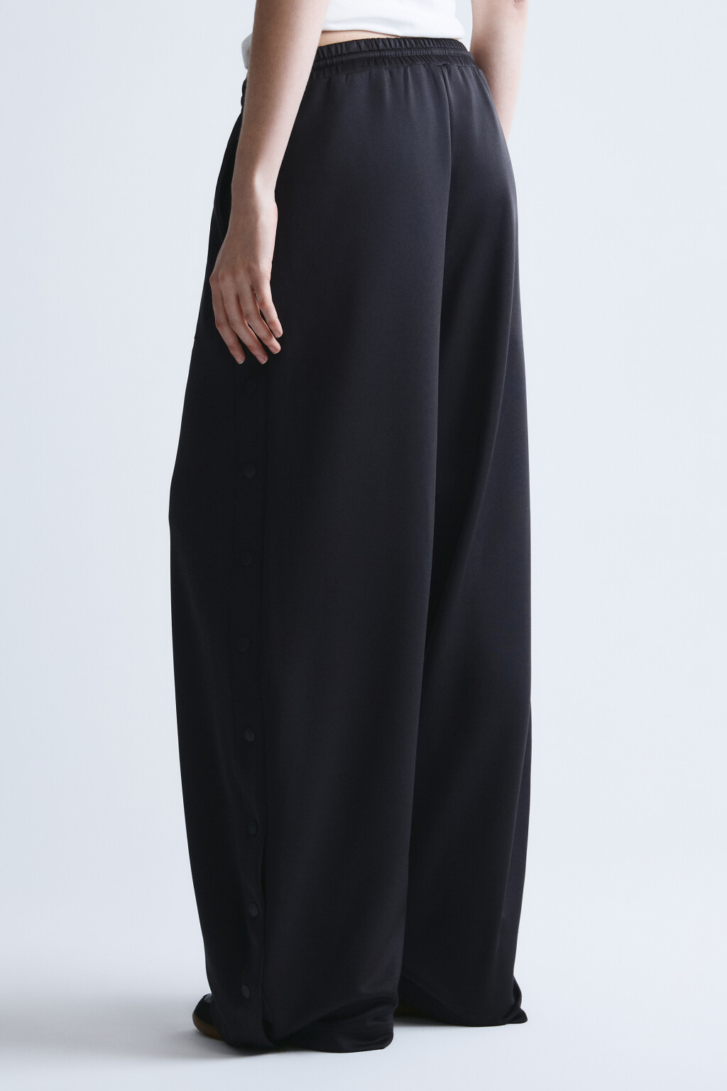 Брюки wide leg со средней посадкой и заклепками - цвет черный - 3