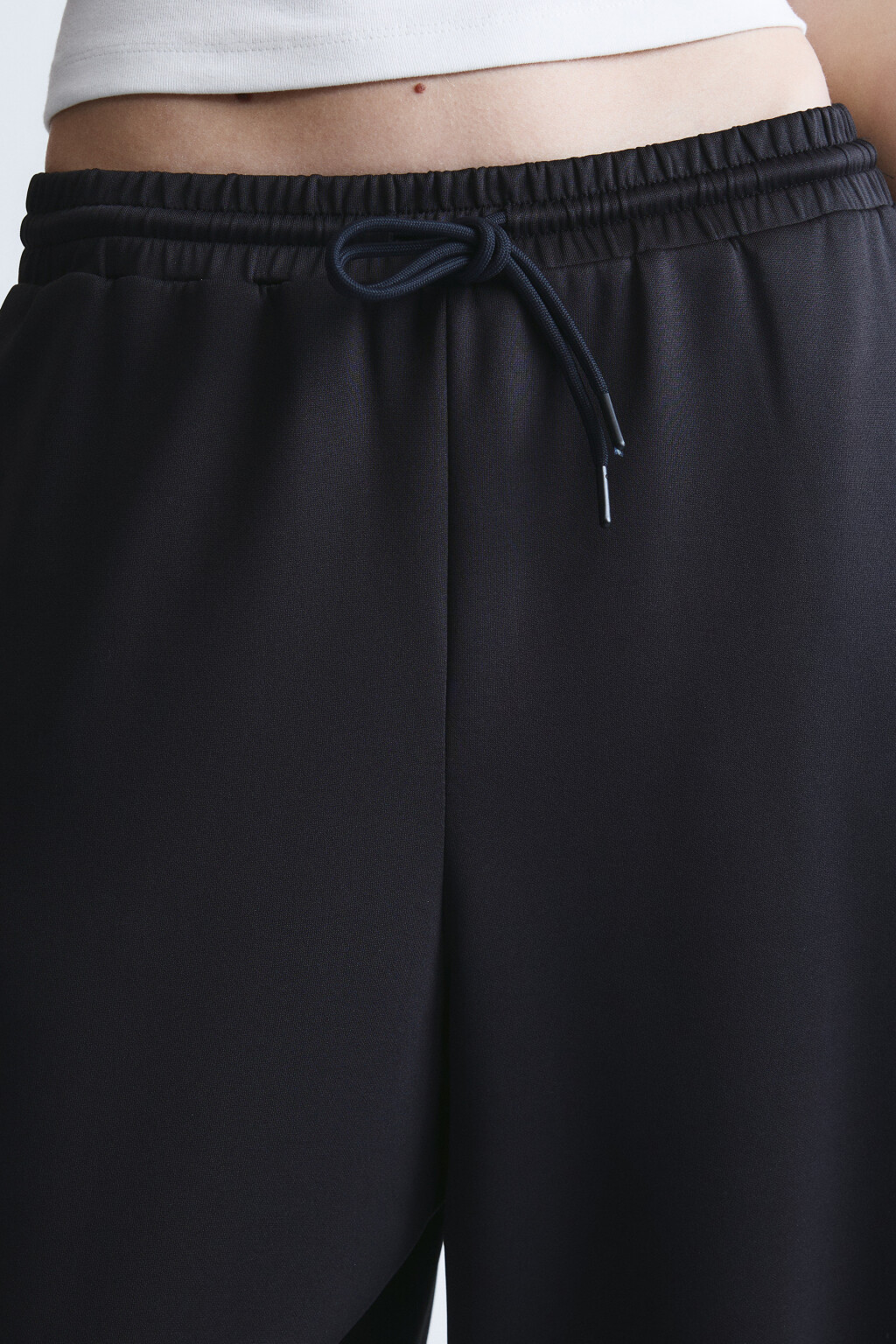 Брюки wide leg со средней посадкой и заклепками - цвет черный - 5