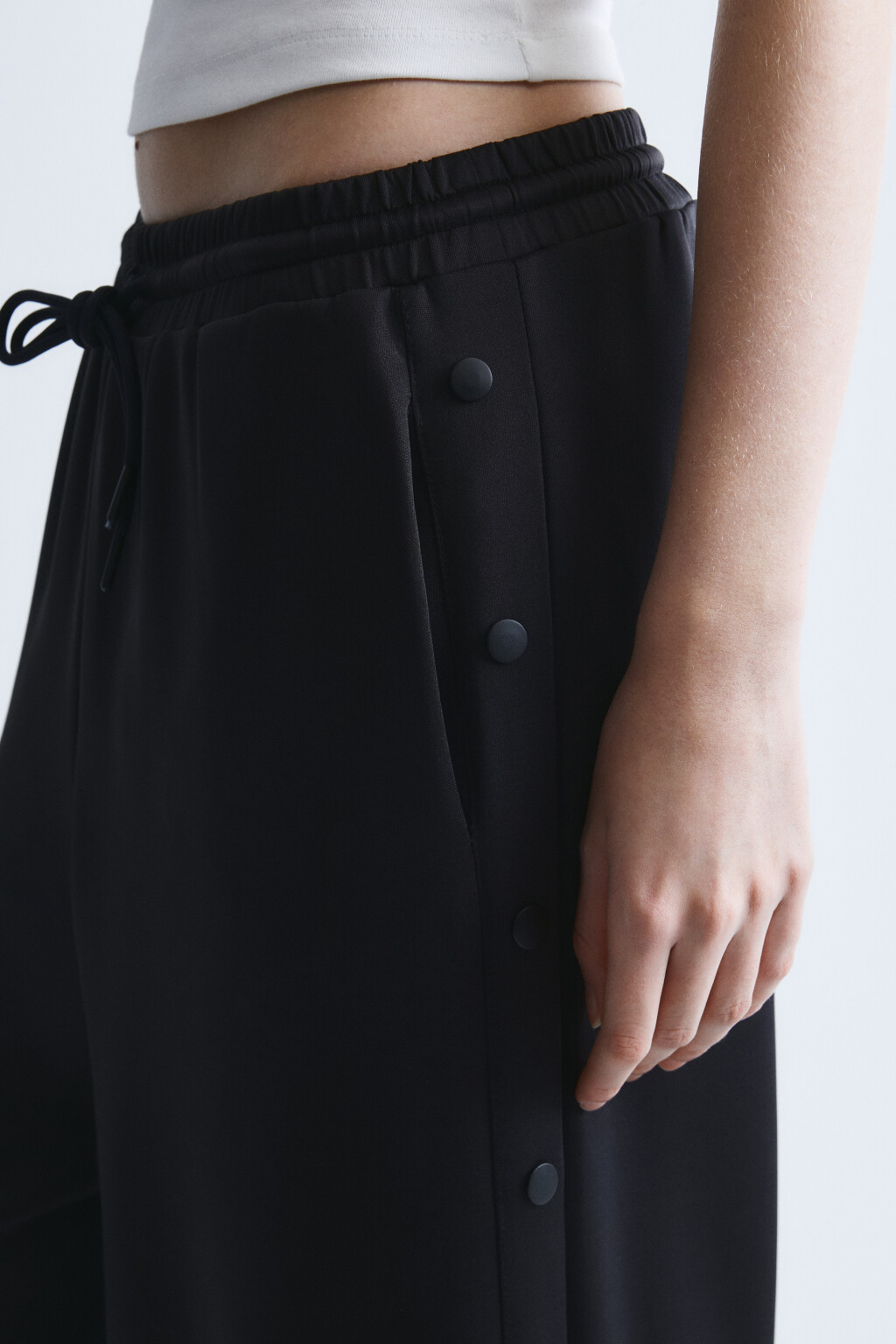 Брюки wide leg со средней посадкой и заклепками - цвет черный - 6