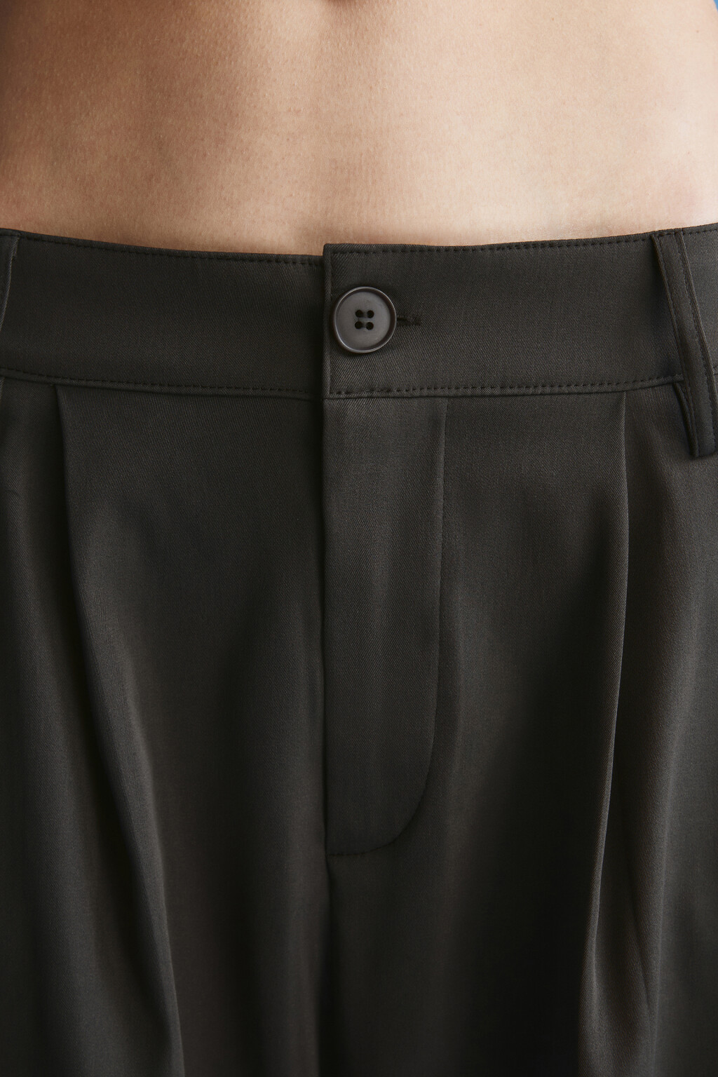 Брюки barrel fit из костюмной ткани - цвет зеленый - 6