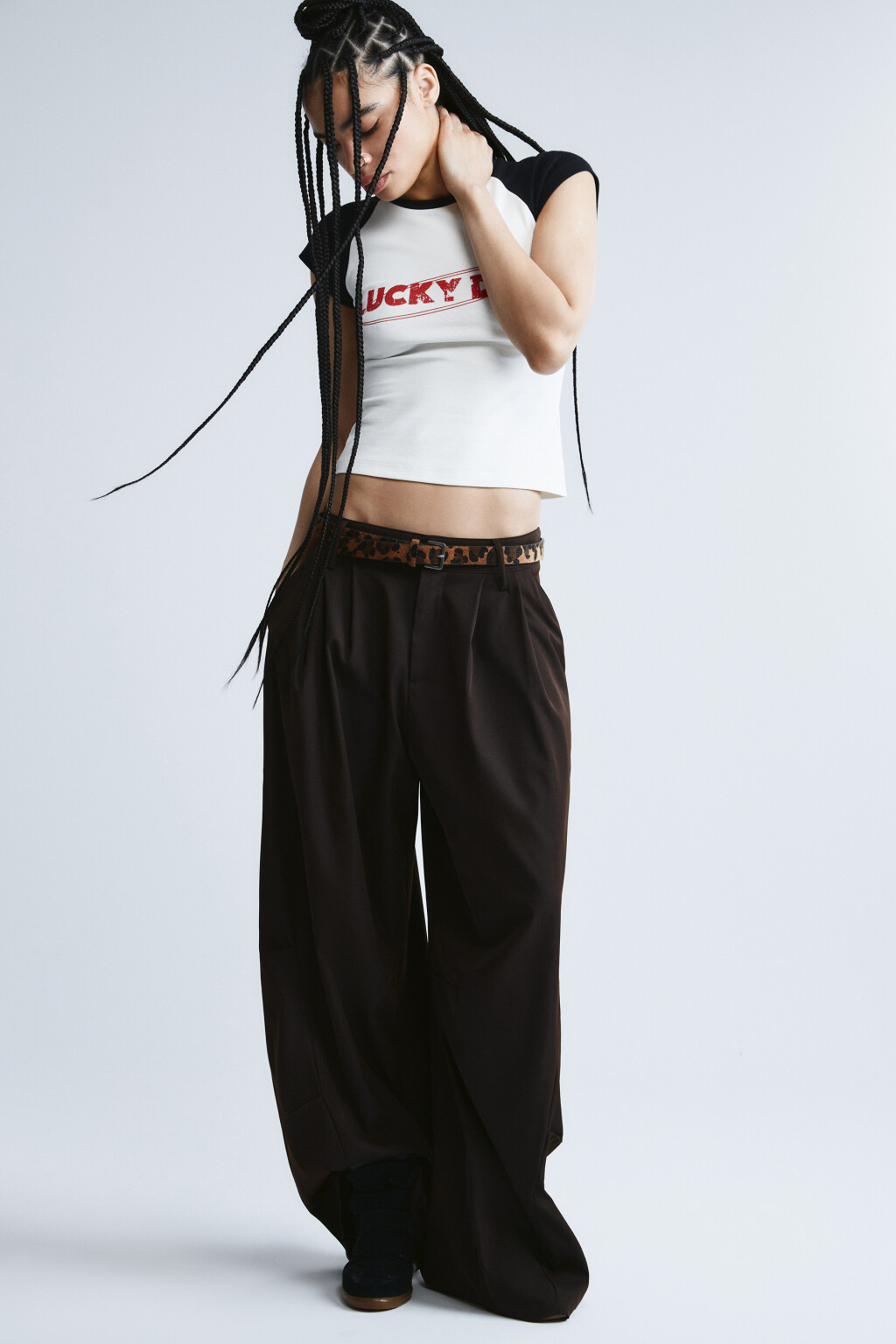 Брюки barrel fit из костюмной ткани - цвет коричневый - 1