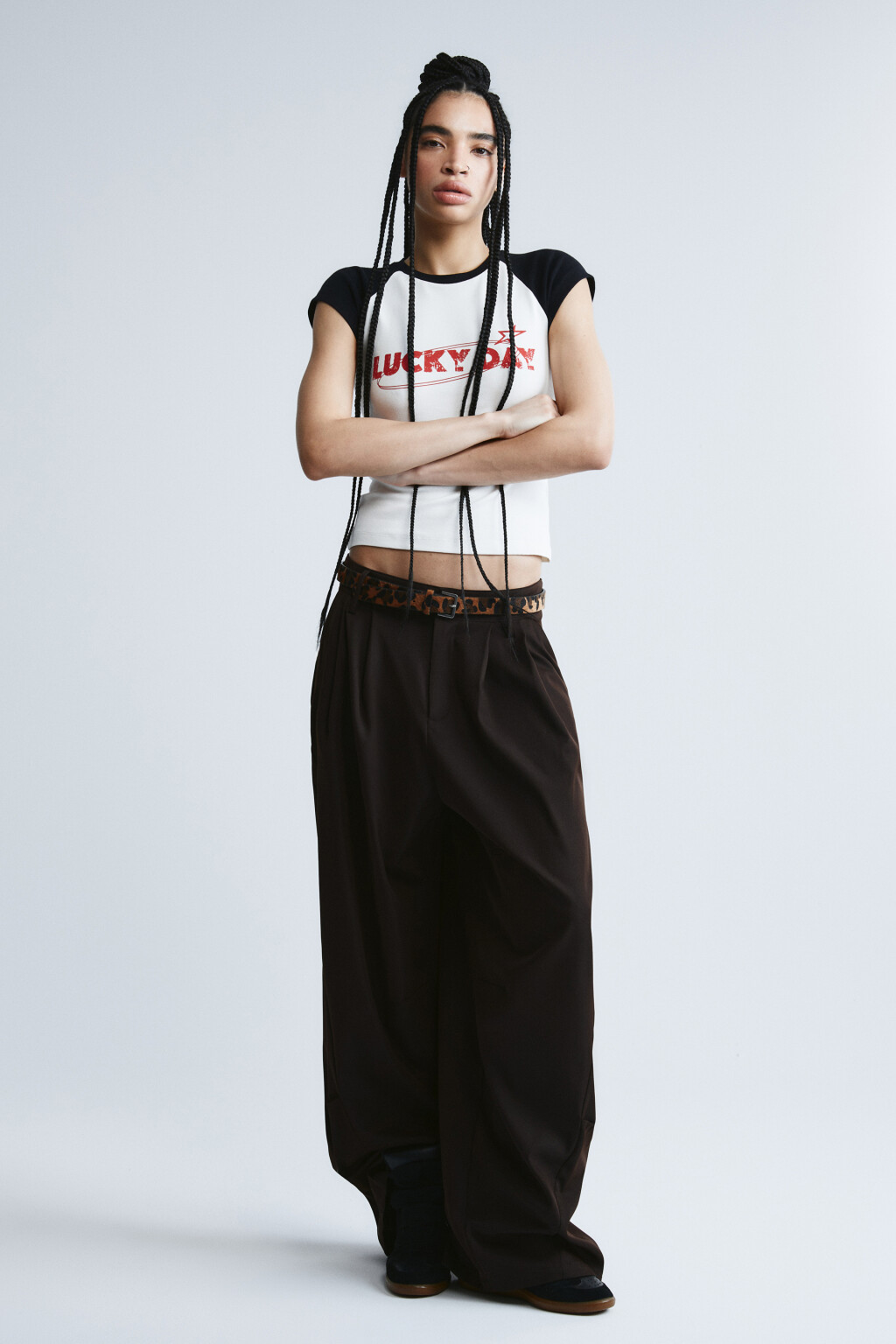 Брюки barrel fit из костюмной ткани - цвет коричневый - 4