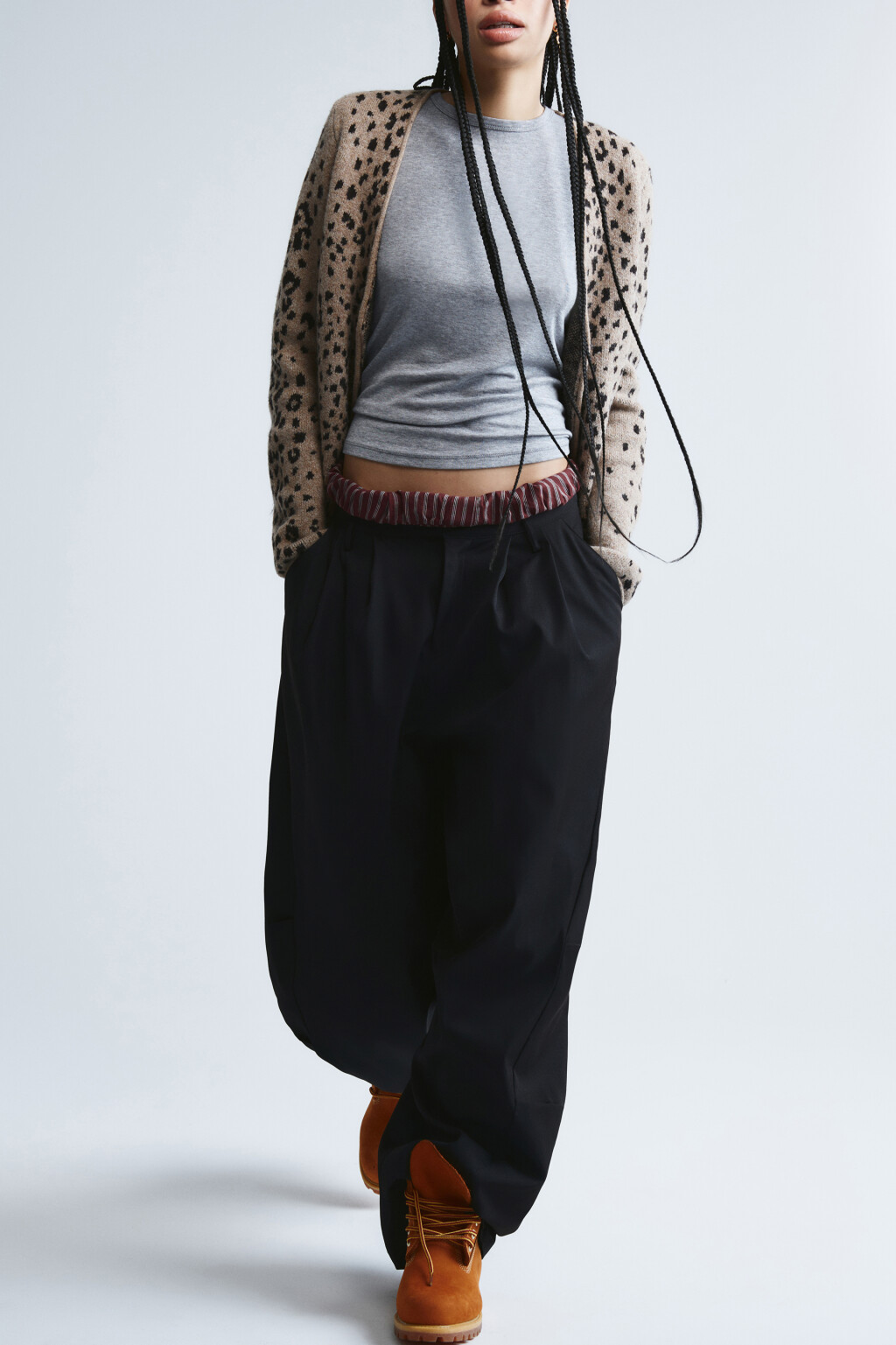 Брюки barrel fit из костюмной ткани - цвет черный - 1