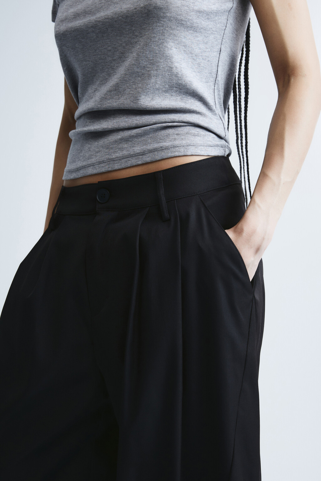 Брюки barrel fit из костюмной ткани - цвет черный - 7