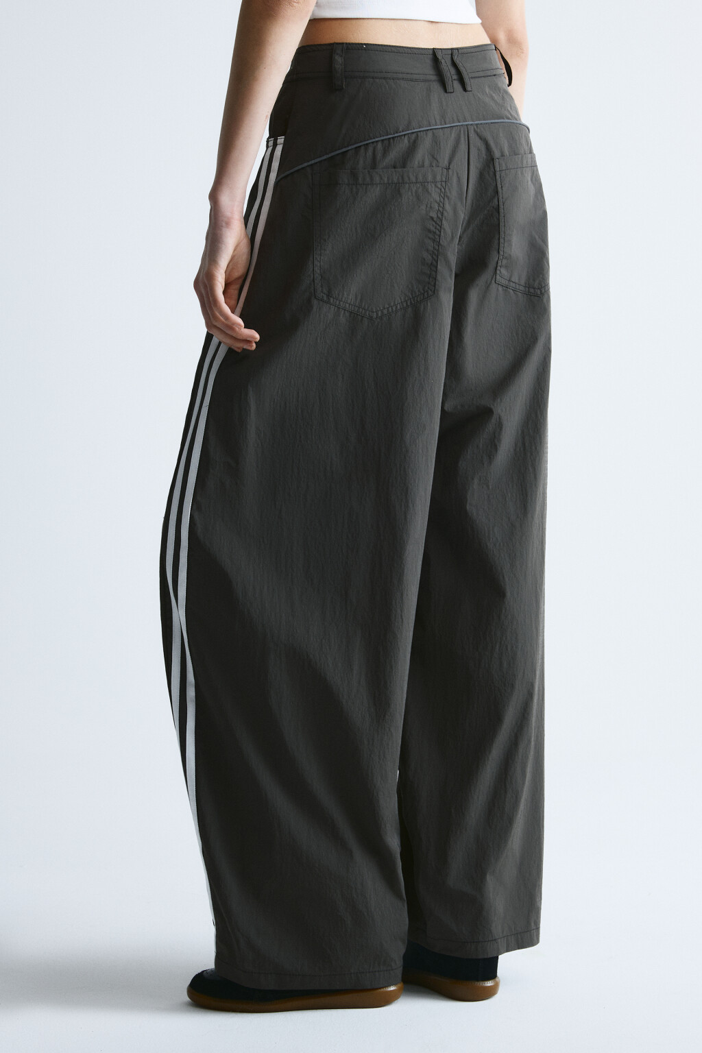 брюки широкие твиловые с лампасами - цвет зеленый - 3