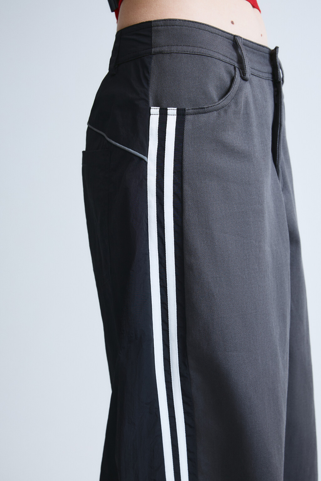 Брюки wide leg твиловые с лампасами - цвет серый - 7
