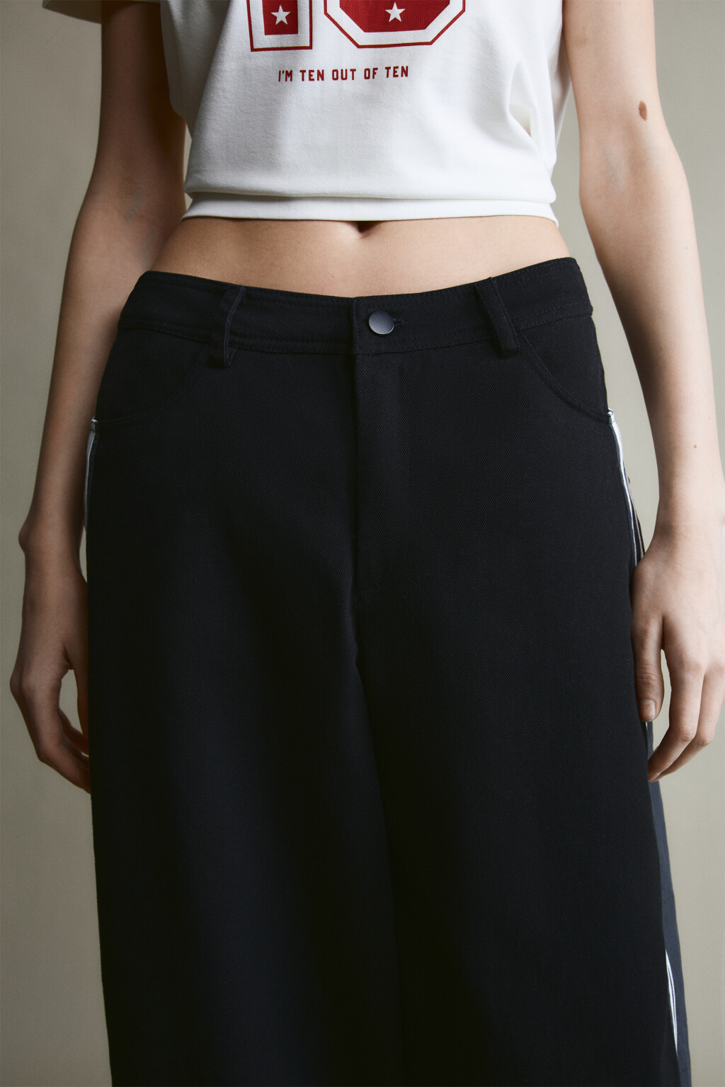 брюки широкие твиловые с лампасами - цвет черный - 5