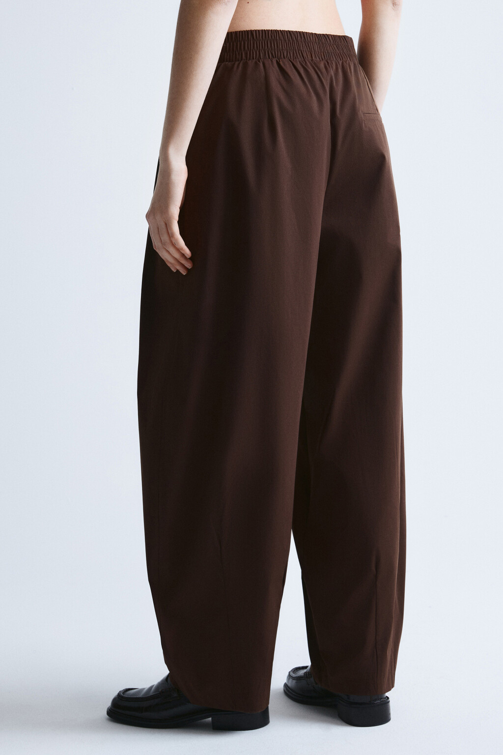 Брюки barrel fit со средней посадкой - цвет коричневый - 4