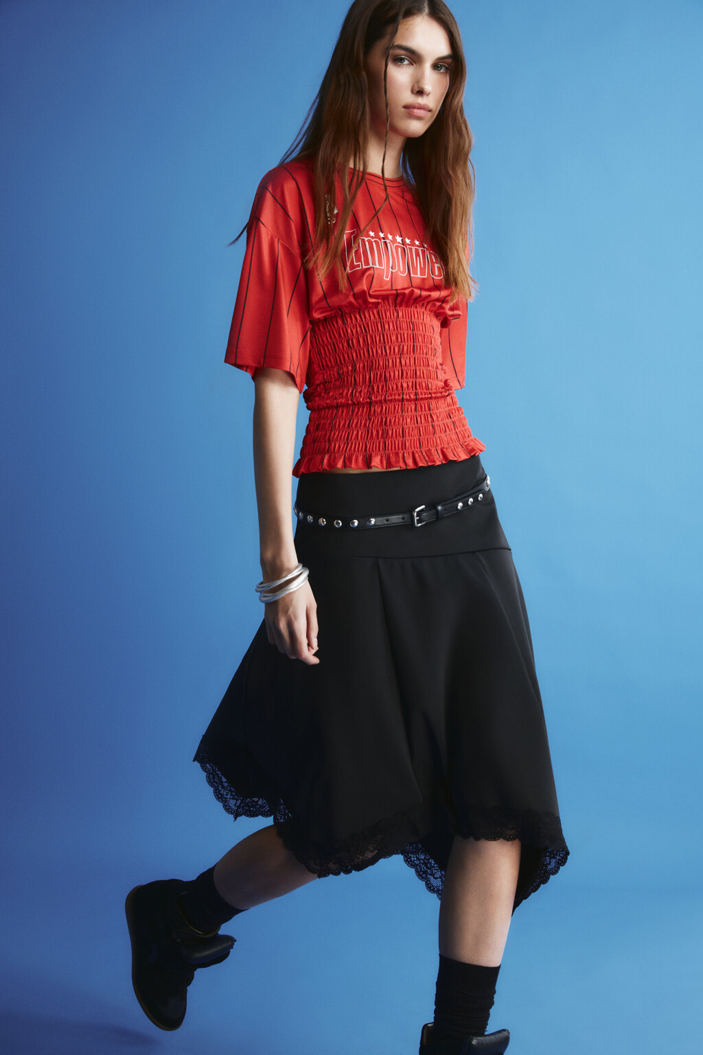 Юбка-трапеция миди асимметричная с кружевом - цвет черный - 2