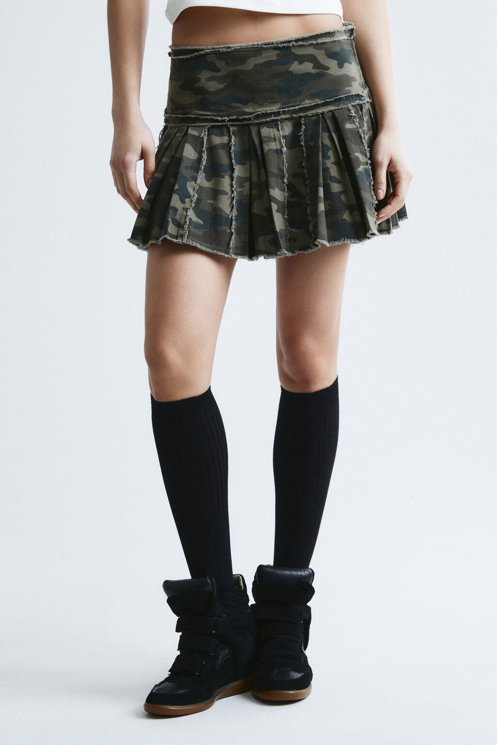 Юбка мини в складку с принтом - цвет коричневый - 3