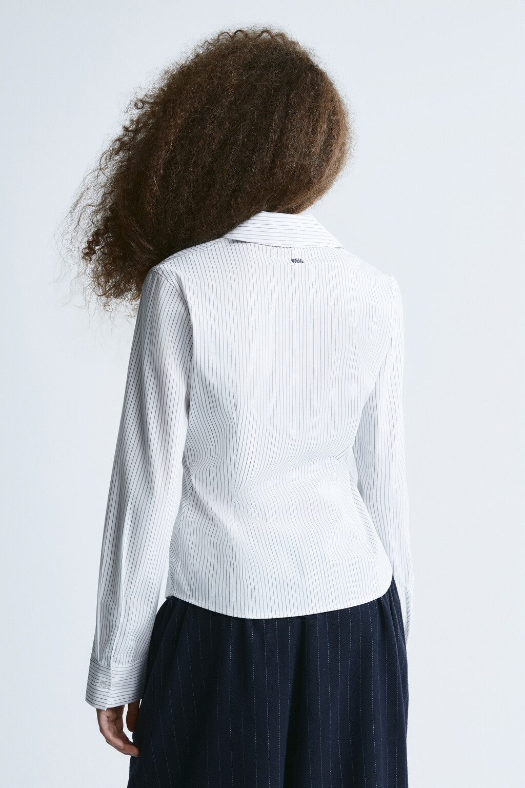 Рубашка приталенная в полосочку - цвет черный - 3