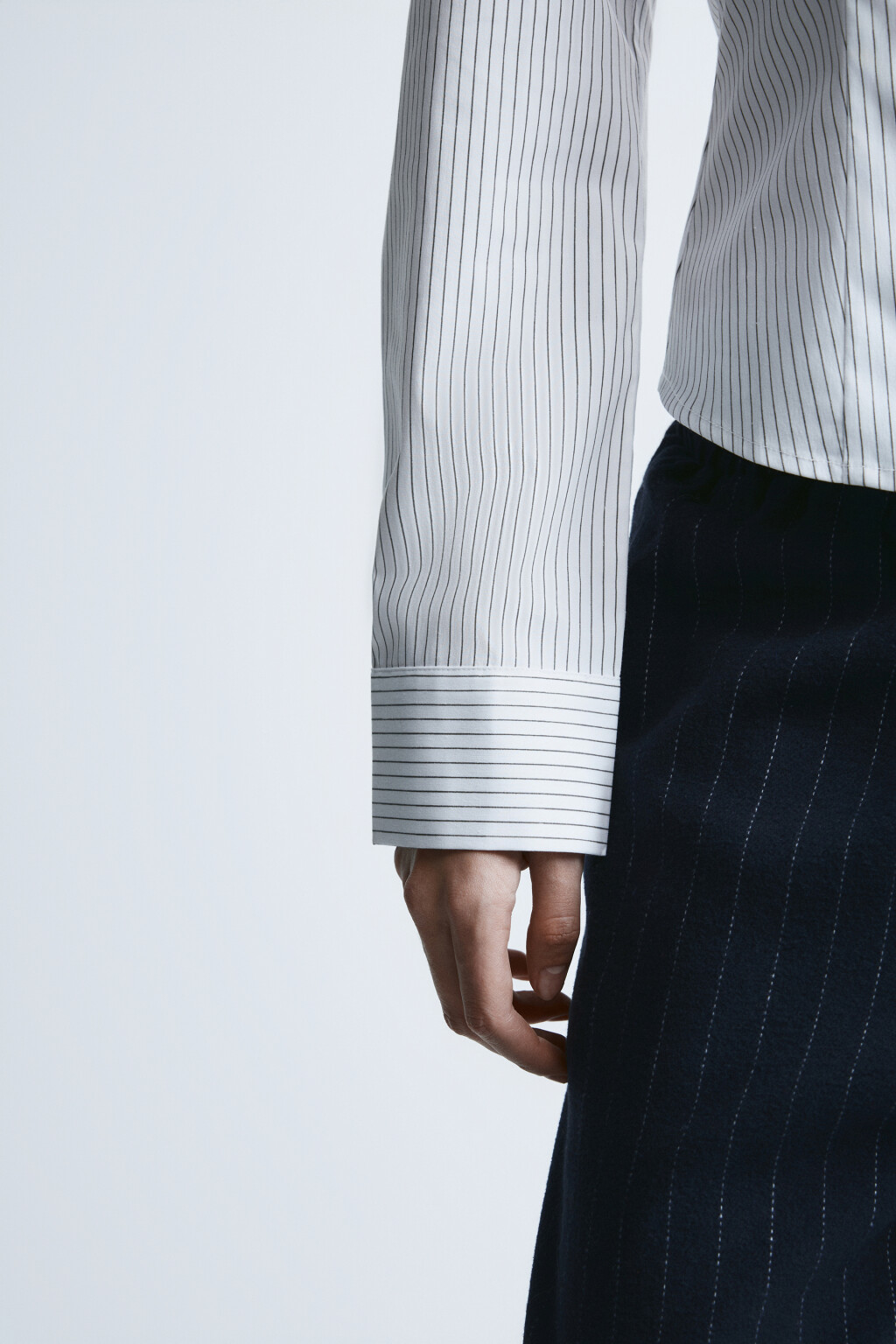 Рубашка приталенная в полосочку - цвет черный - 6