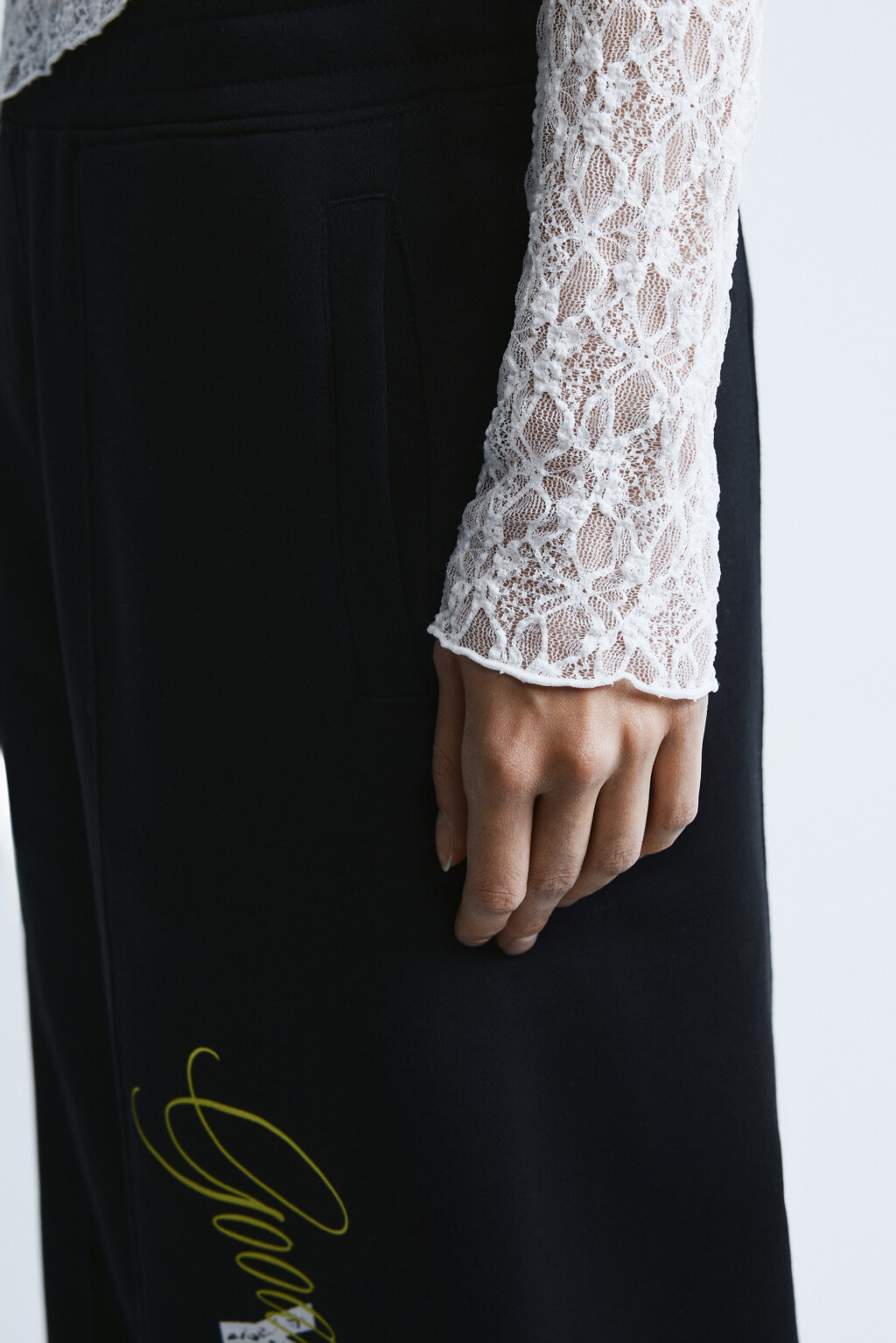 Блузка кружевная с асимметричным низом и разрезом - цвет молочный - 6