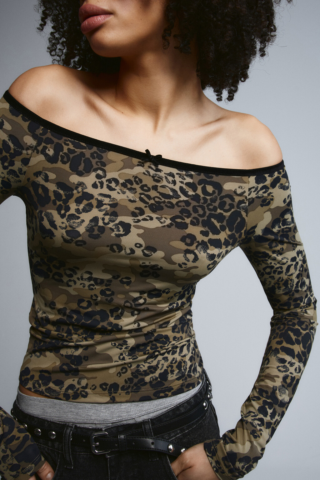 Лонгслив облегающий с бантиком - цвет бежевый - 2