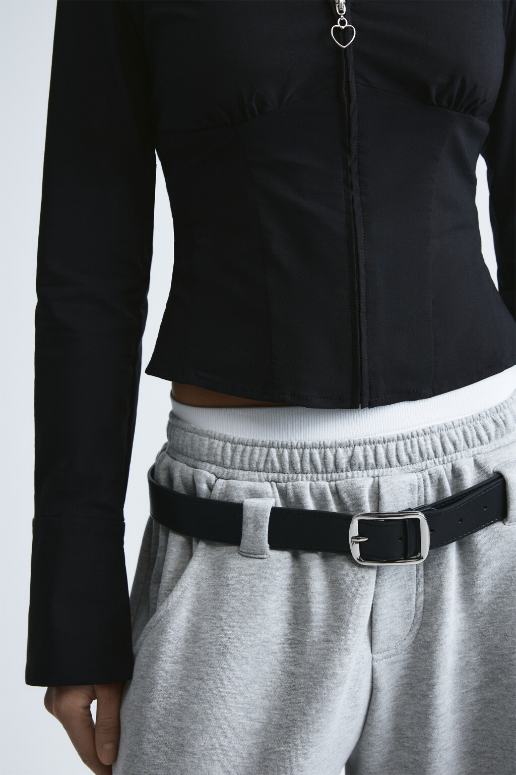 Рубашка приталенная с глубоким декольте и сердечком - цвет черный - 7