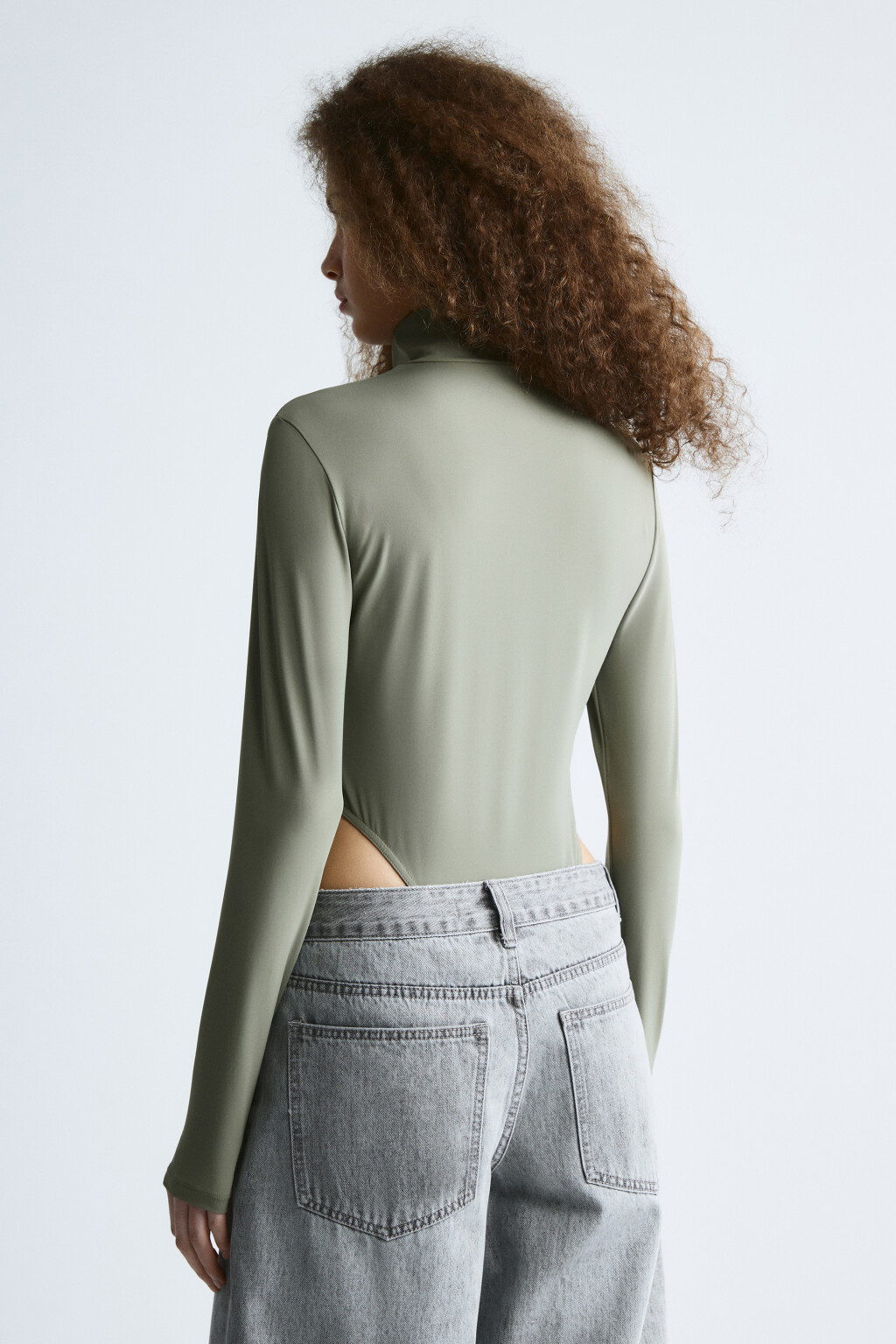 Блузка-боди с высокими вырезами и воротником-стойкой - цвет зеленый - 3