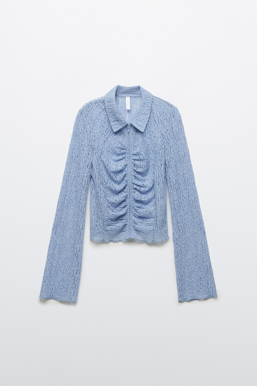 Блузка приталенная с кружевом и драпировками - цвет голубой - 1