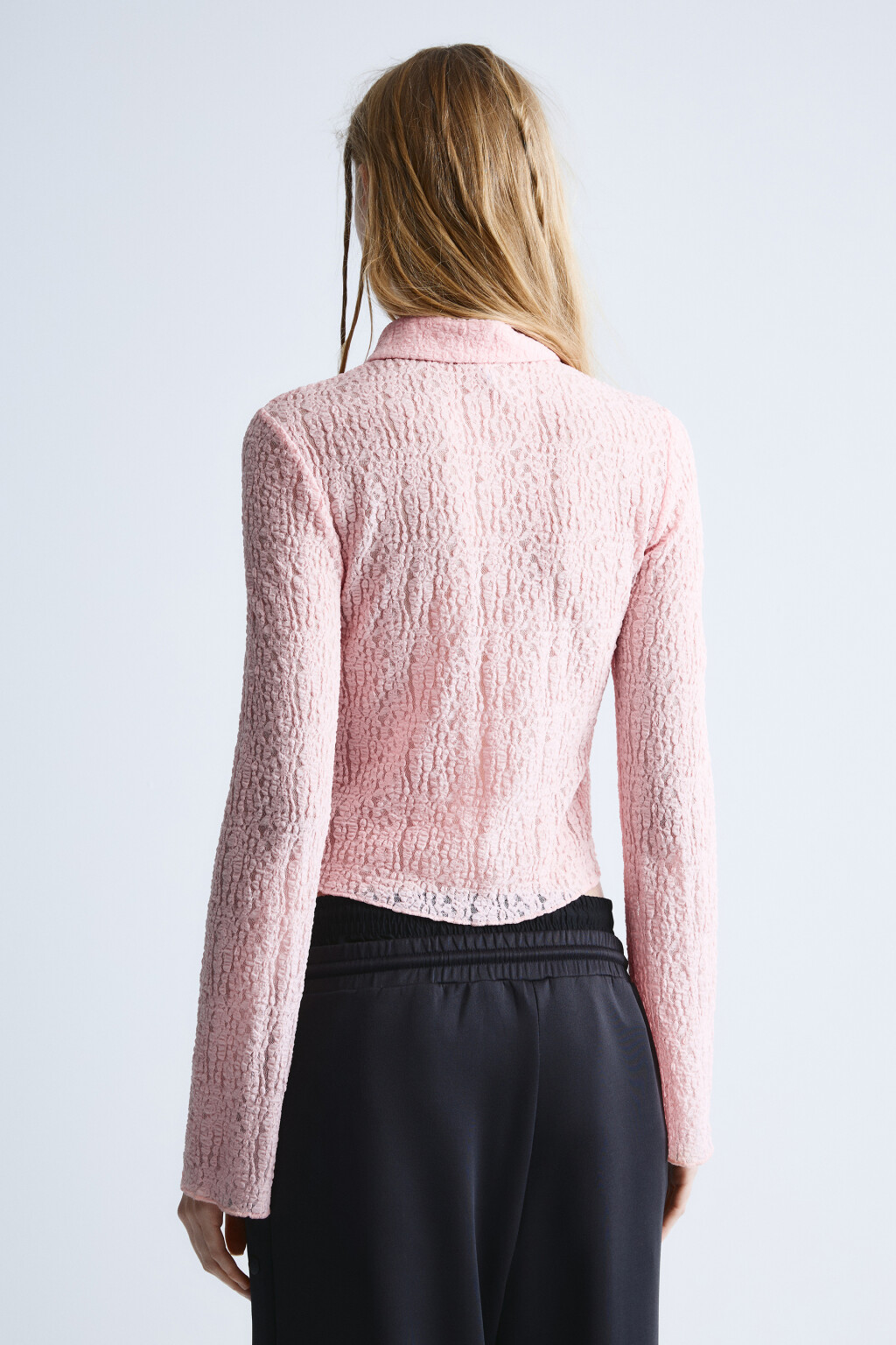 Блузка приталенная с кружевом и драпировками - цвет розовый - 3