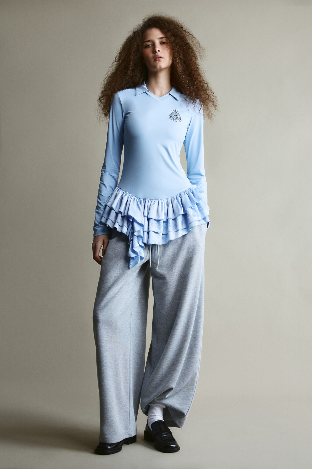 Лонгслив с отложным воротником и баской - цвет голубой - 4