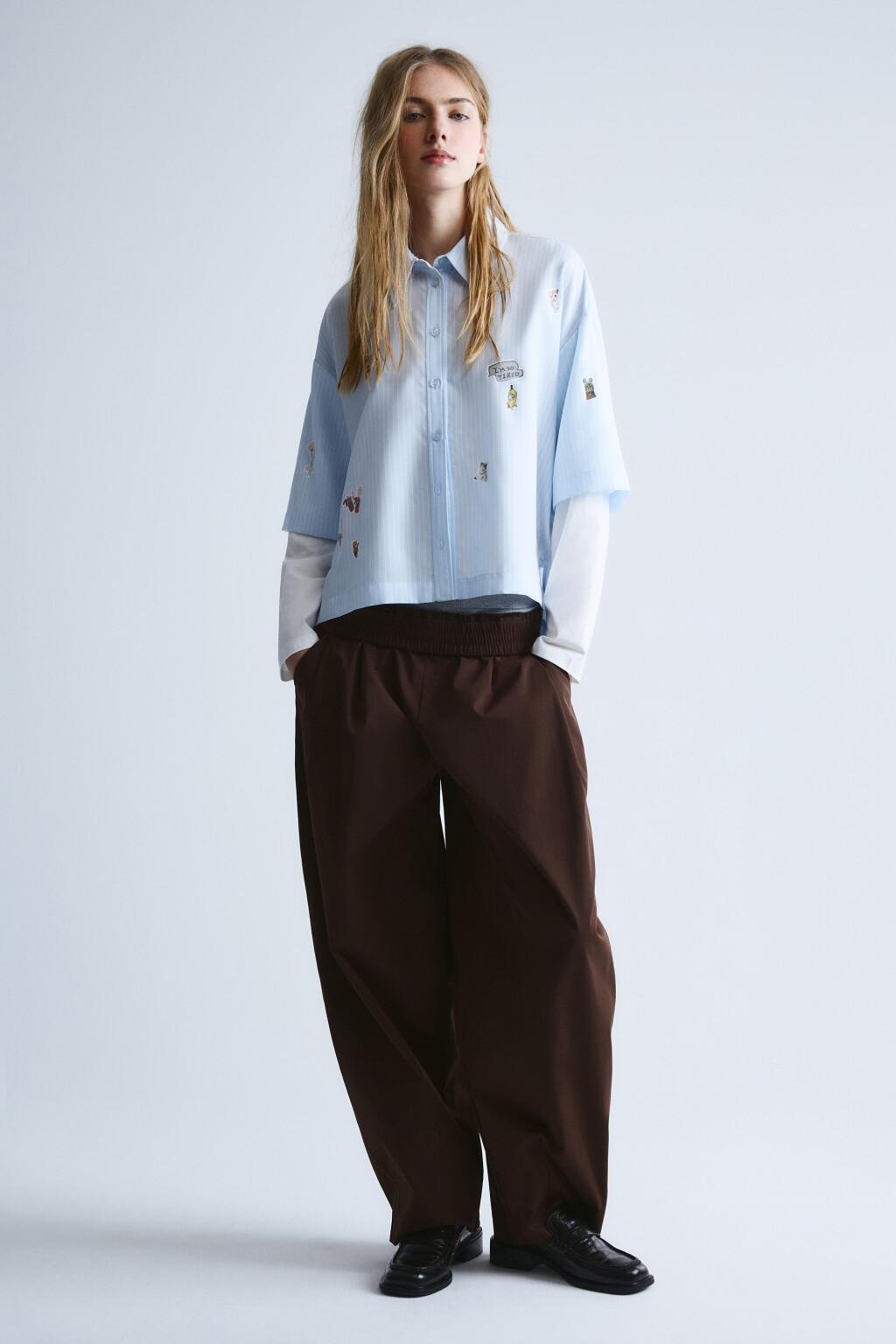 Рубашка с имитацией второго слоя и стикерами - цвет голубой - 5