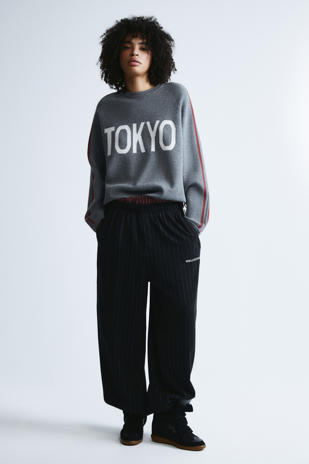 Джемпер вязаный с лампасами - цвет серый - 5