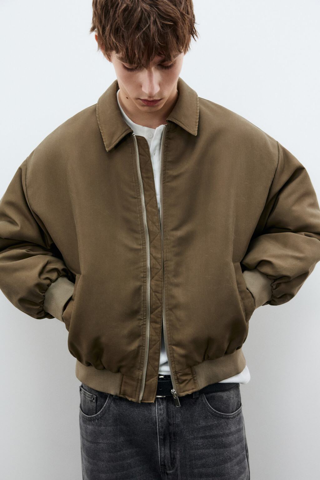 Куртка-бомбер с отложным воротником утепленная - цвет коричневый - 3