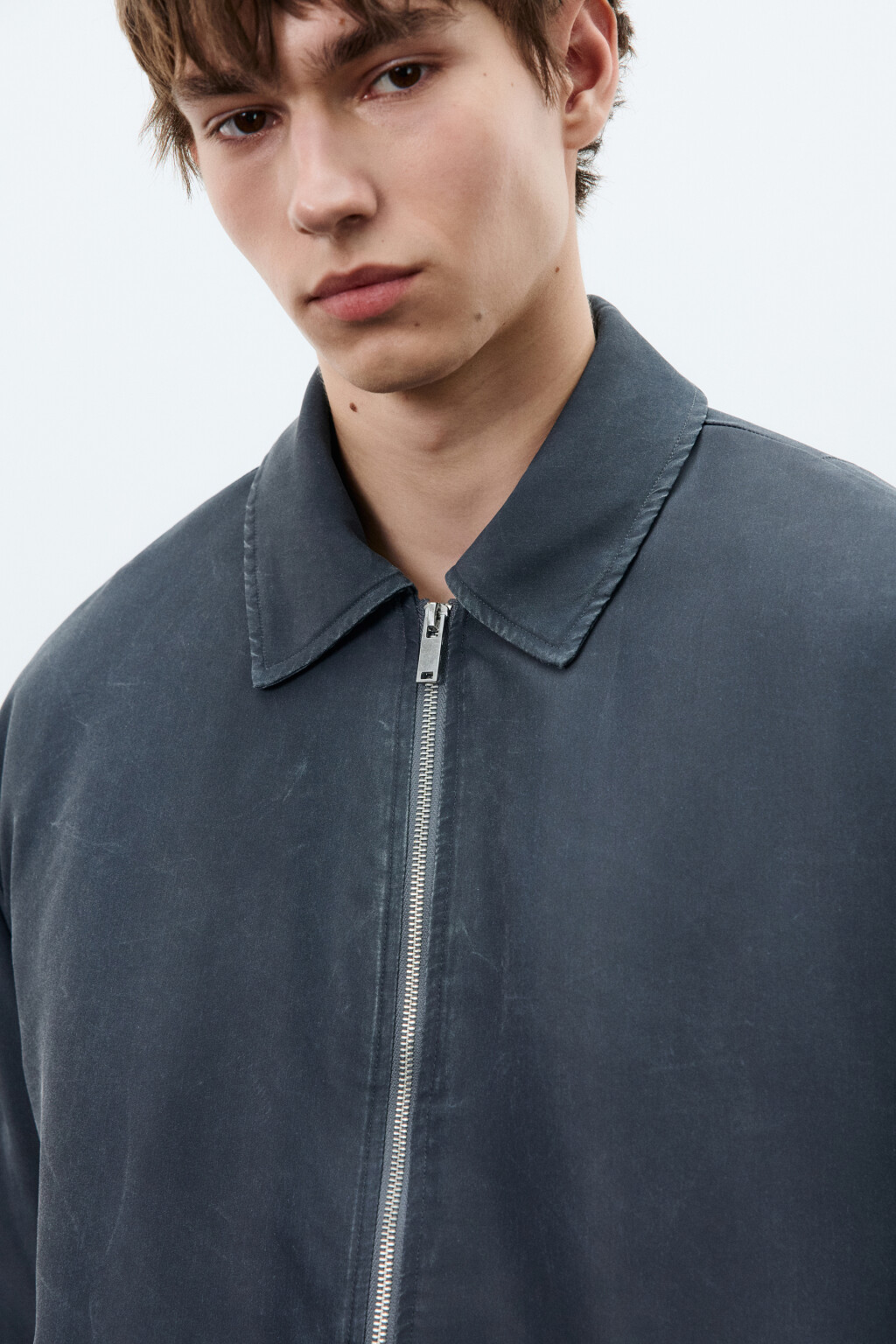 Куртка-бомбер с отложным воротником утепленная - цвет серый - 5