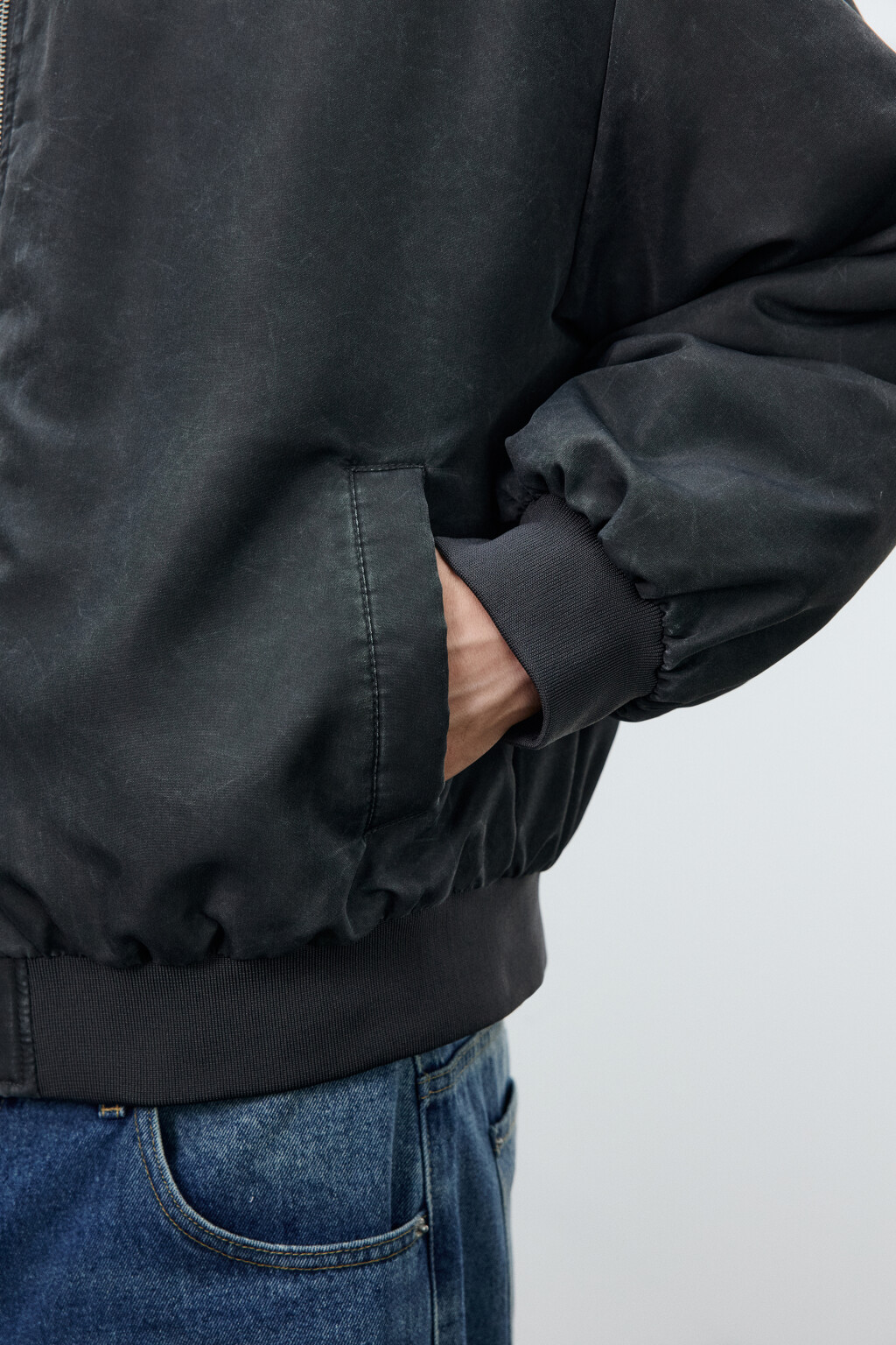 Куртка-бомбер с отложным воротником утепленная - цвет черный - 7