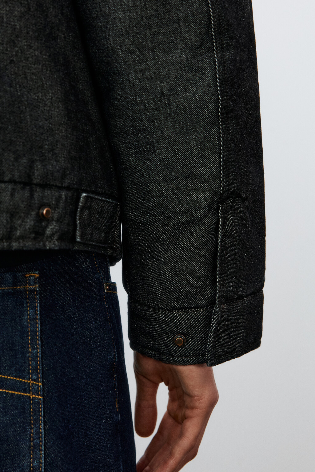 Куртка-бомбер джинсовая с отложным воротником - цвет черный - 8