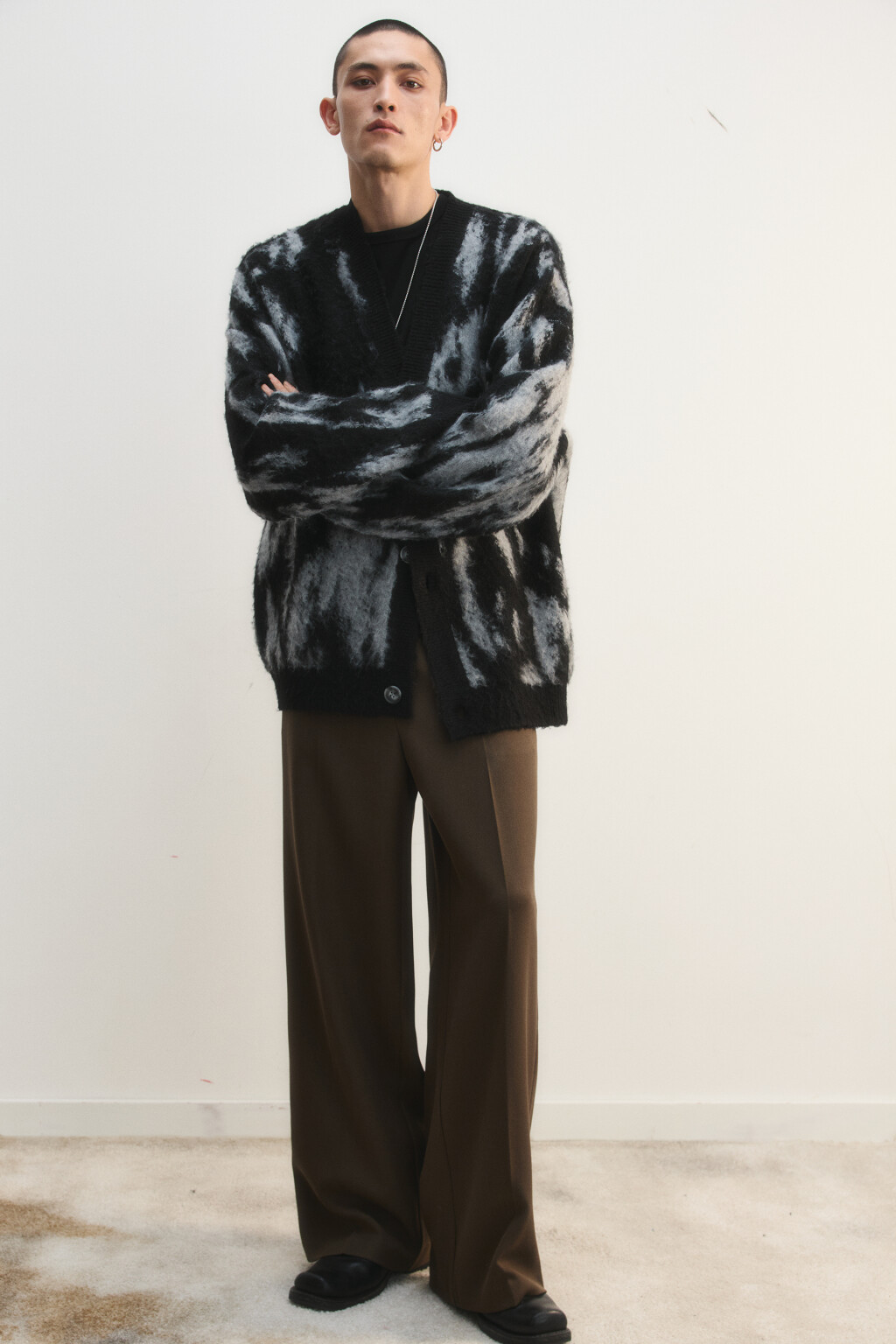 Брюки широкие со стрелками - цвет зеленый - 2