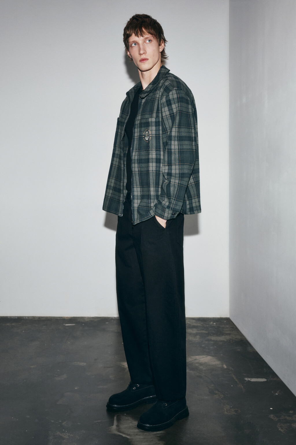 Брюки широкие с декоративными швами - цвет черный - 1