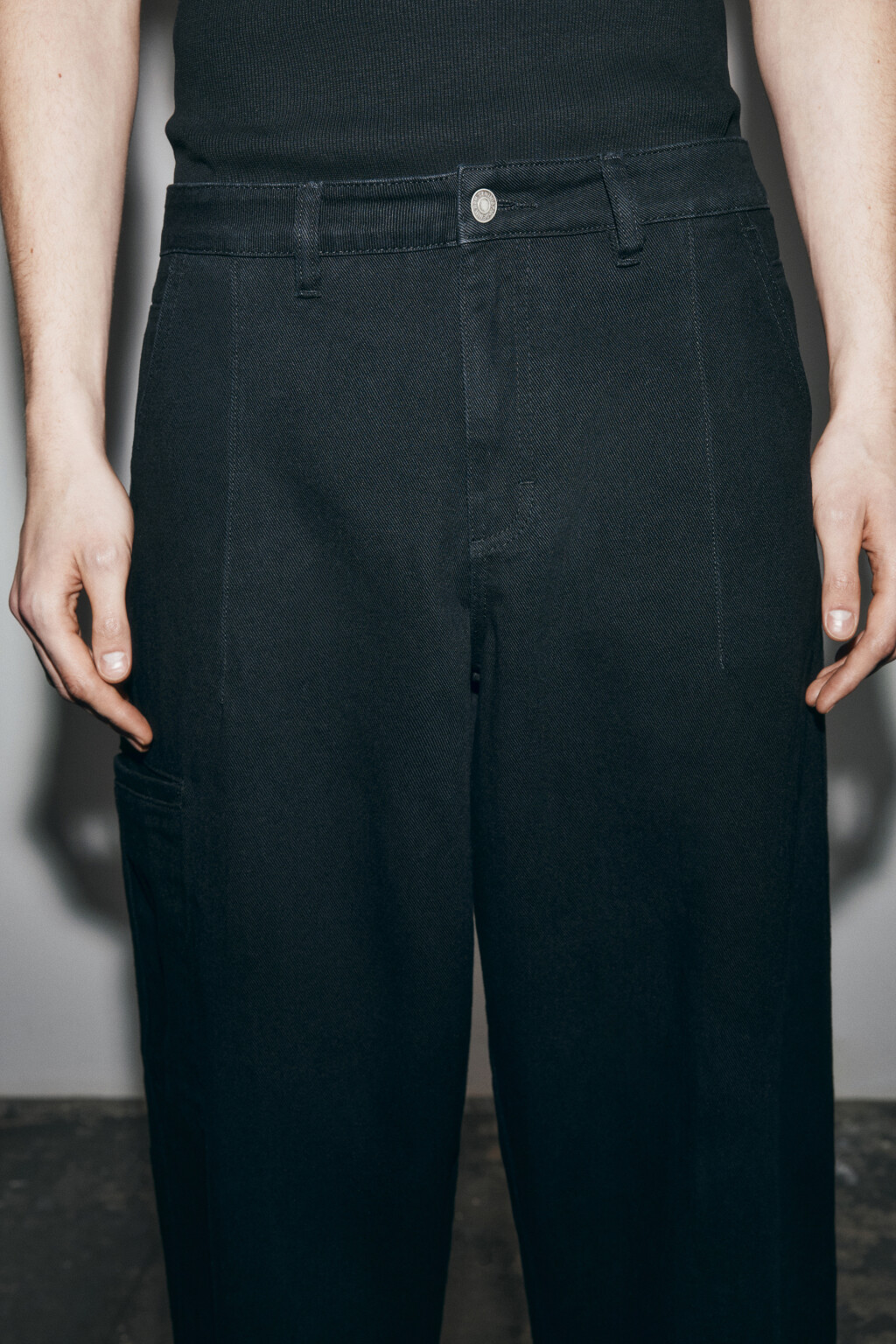 Брюки широкие с декоративными швами - цвет черный - 5