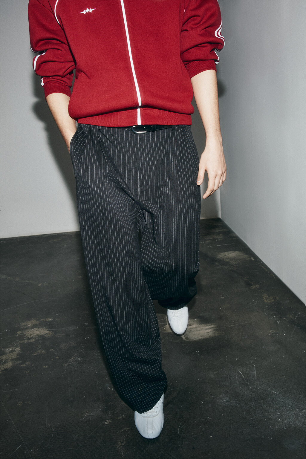 Брюки wide leg со средней посадкой в полоску - цвет черный - 1