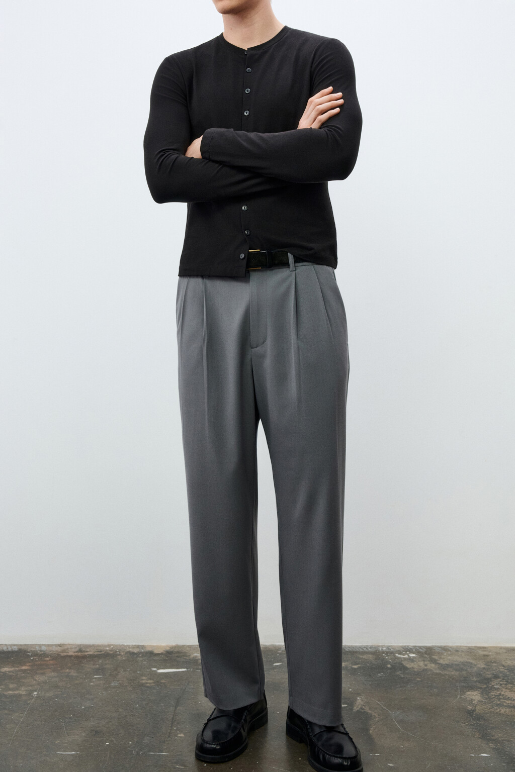 Брюки прямые из костюмной ткани - цвет серый - 1