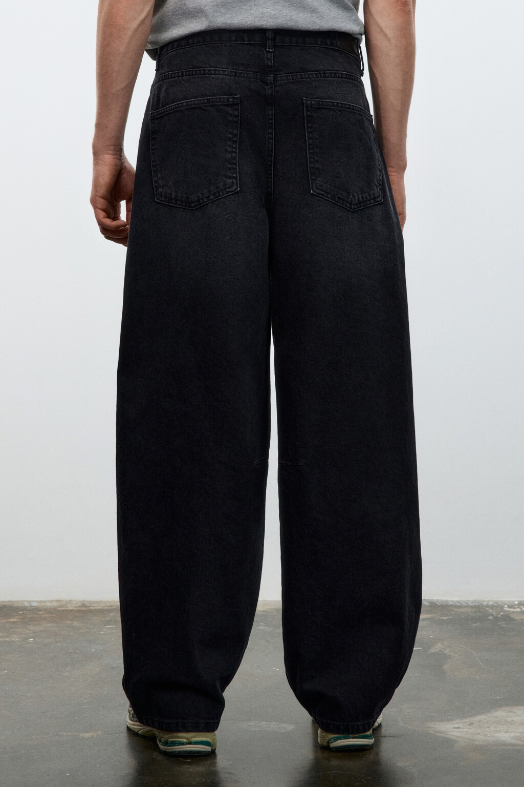 Джинсы barrel fit со средней посадкой укороченные - цвет черный - 4