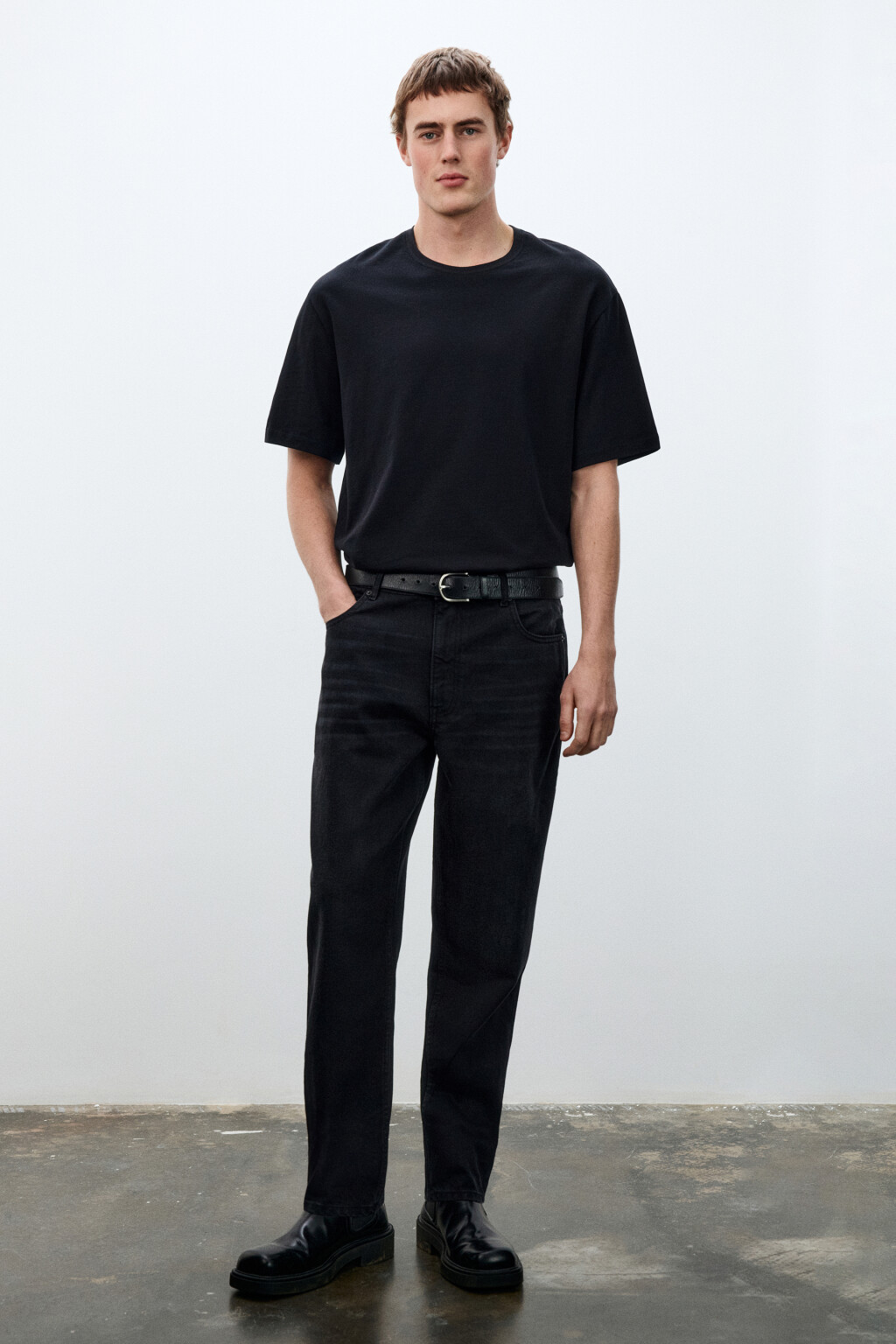 Джинсы loose fit со средней посадкой зауженные - цвет черный - 5