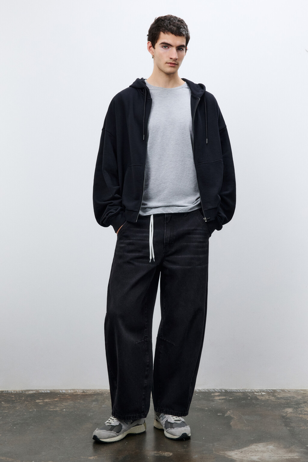 Джинсы baggy fit с потертостями - цвет черный - 4