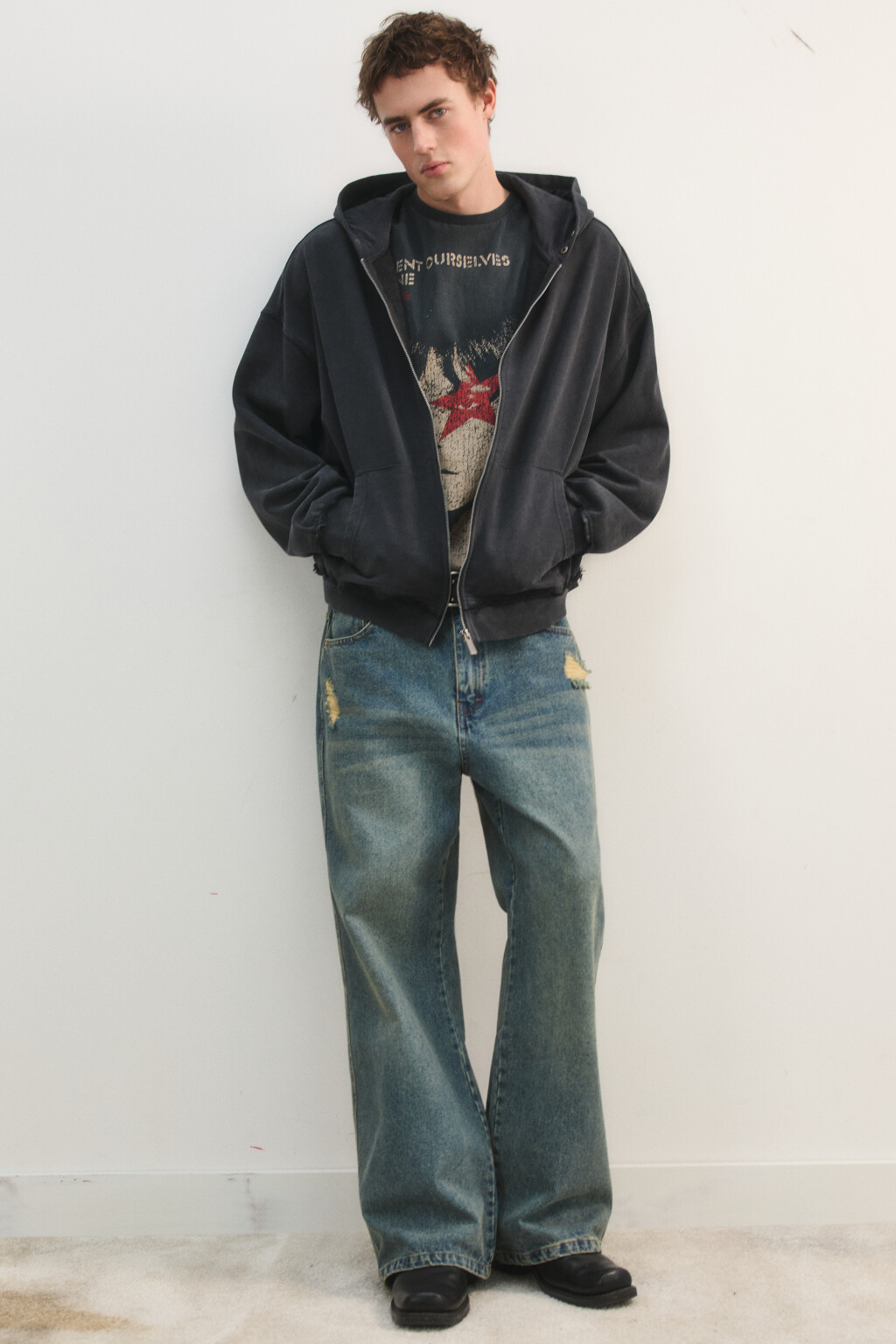 Джинсы flare fit рваные - цвет голубой - 2