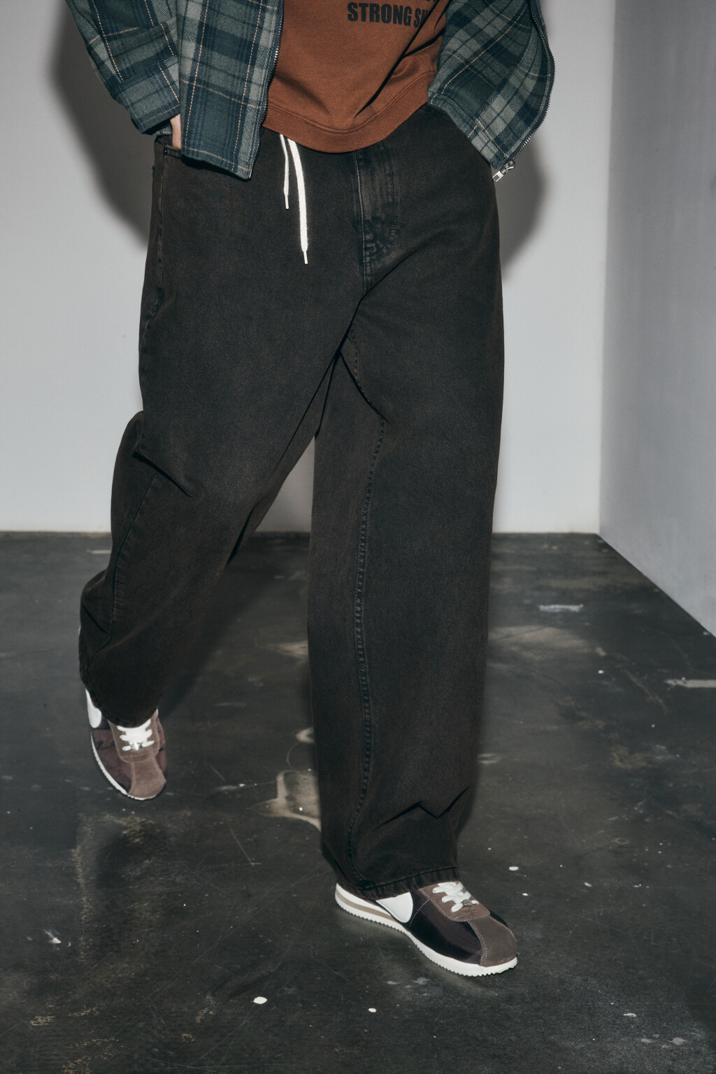 Джинсы baggy fit со средней посадкой вареные - цвет коричневый - 1