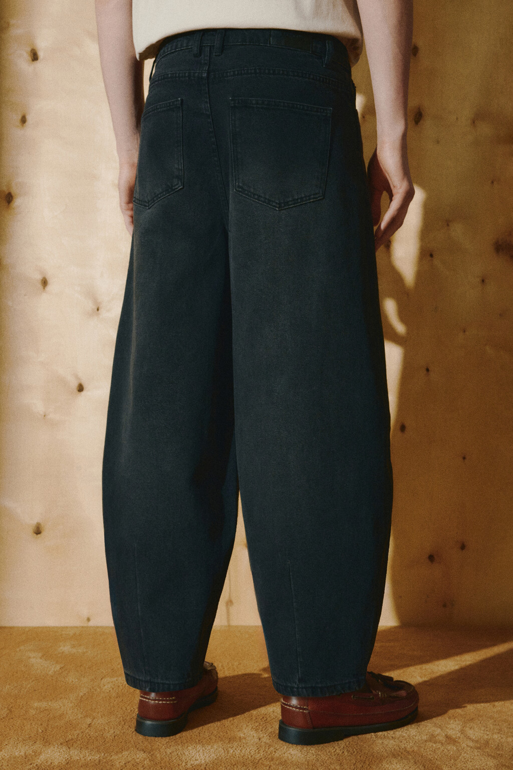 Джинсы barrel fit со средней посадкой вареные - цвет черный - 4