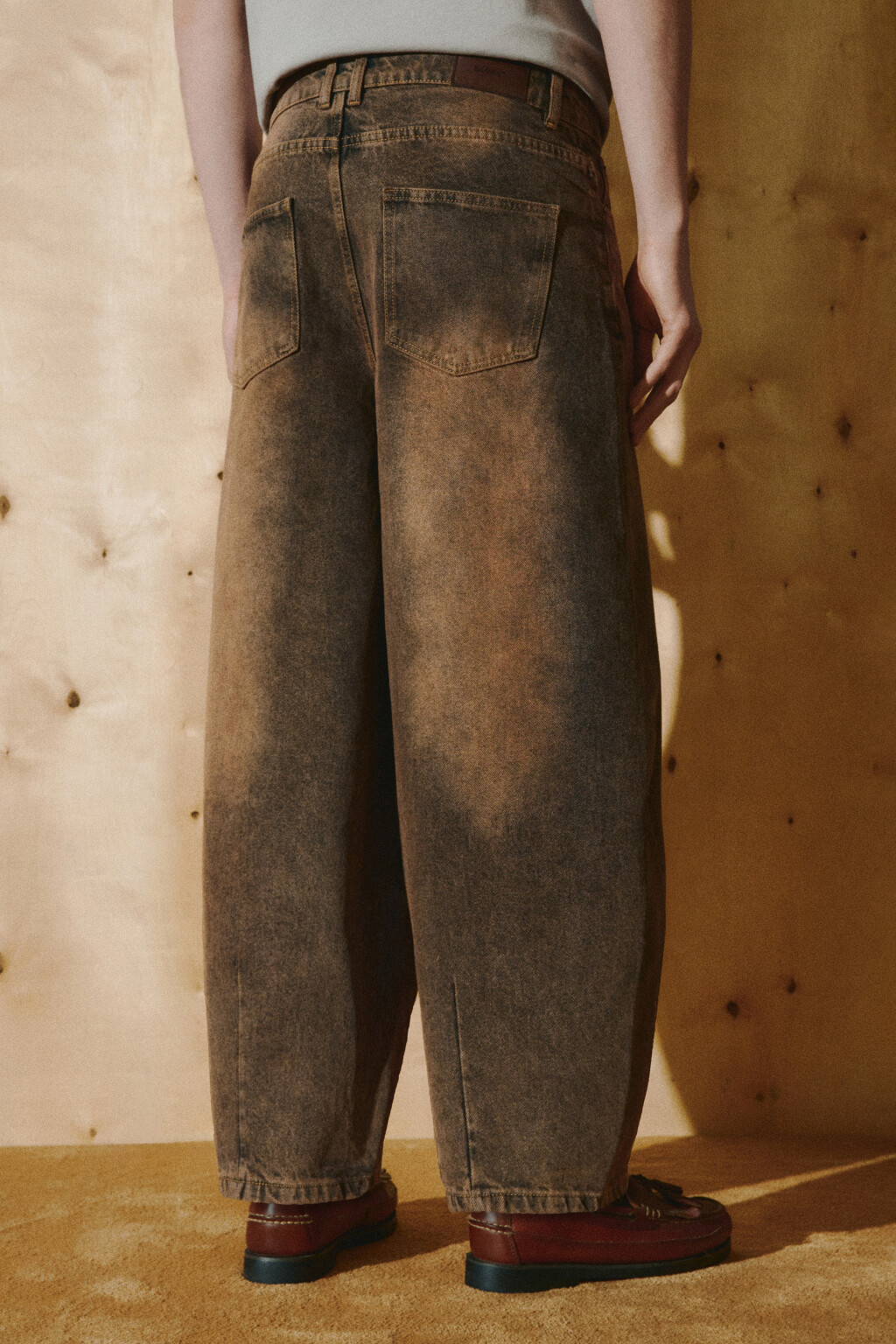 Джинсы barrel fit со средней посадкой вареные - цвет коричневый - 4