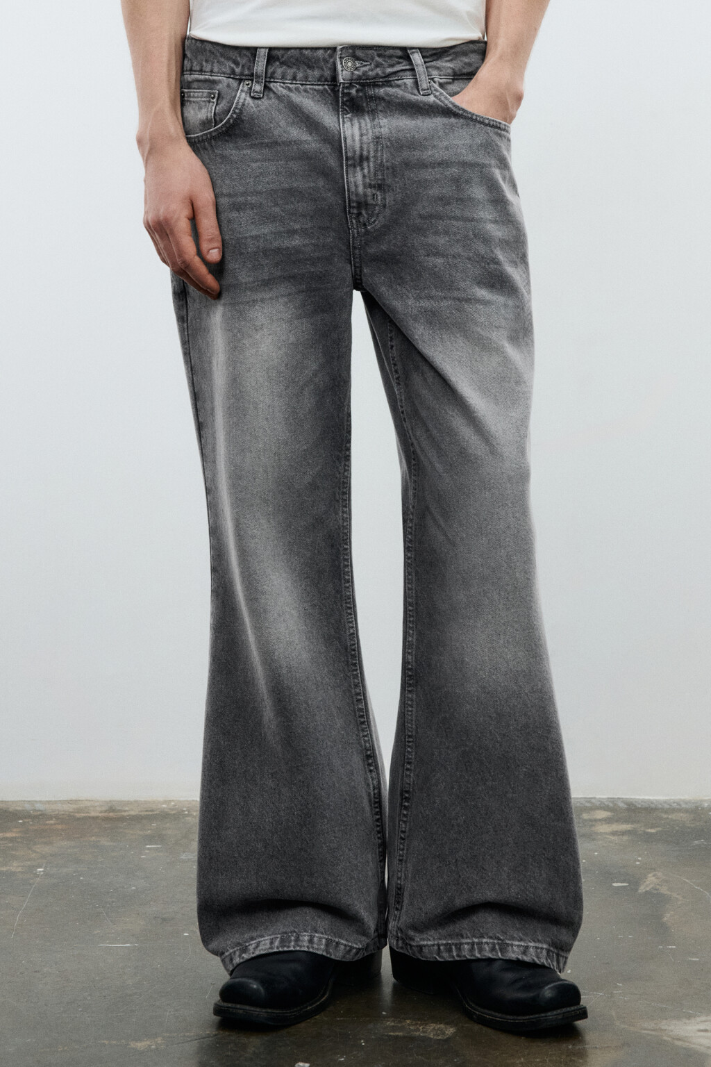 Джинсы клеш со средней посадкой - цвет серый - 2
