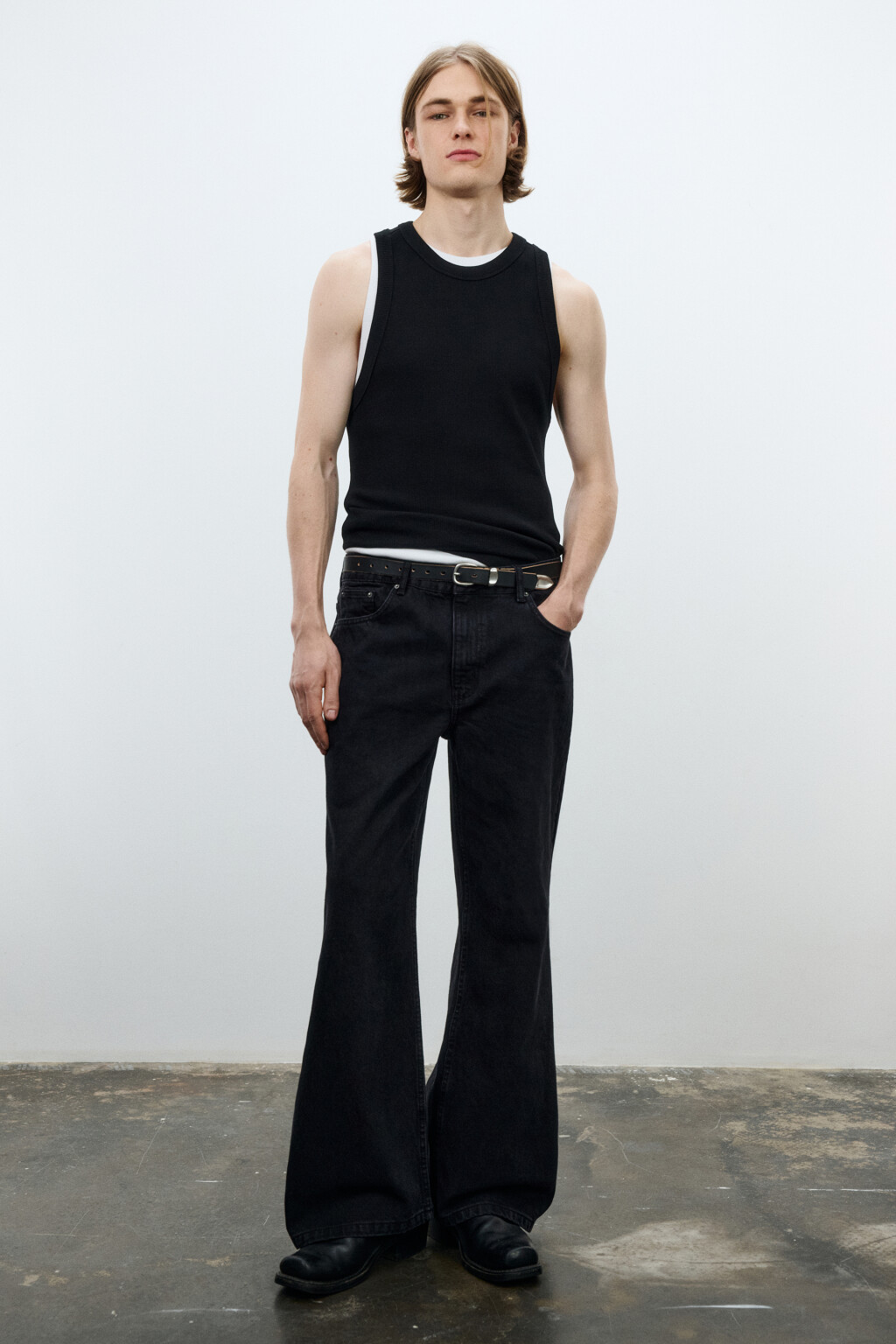 Джинсы клеш со средней посадкой - цвет черный - 4