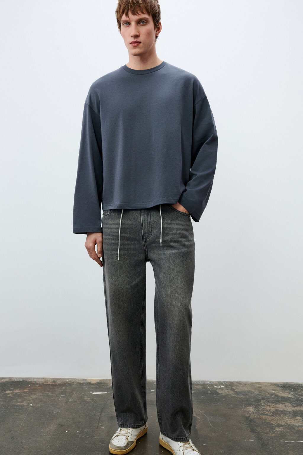 Джинсы straight fit со средней посадкой - цвет серый - 1