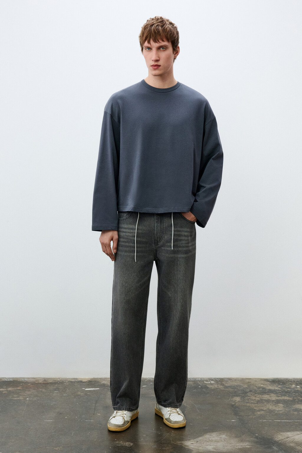 Джинсы straight fit со средней посадкой - цвет серый - 4