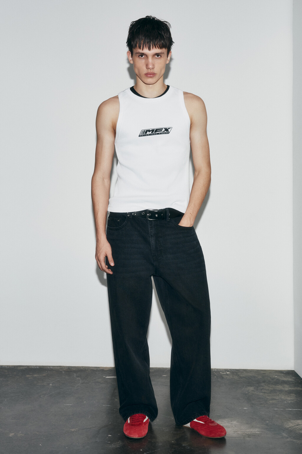 Джинсы baggy fit со средней посадкой - цвет черный - 4