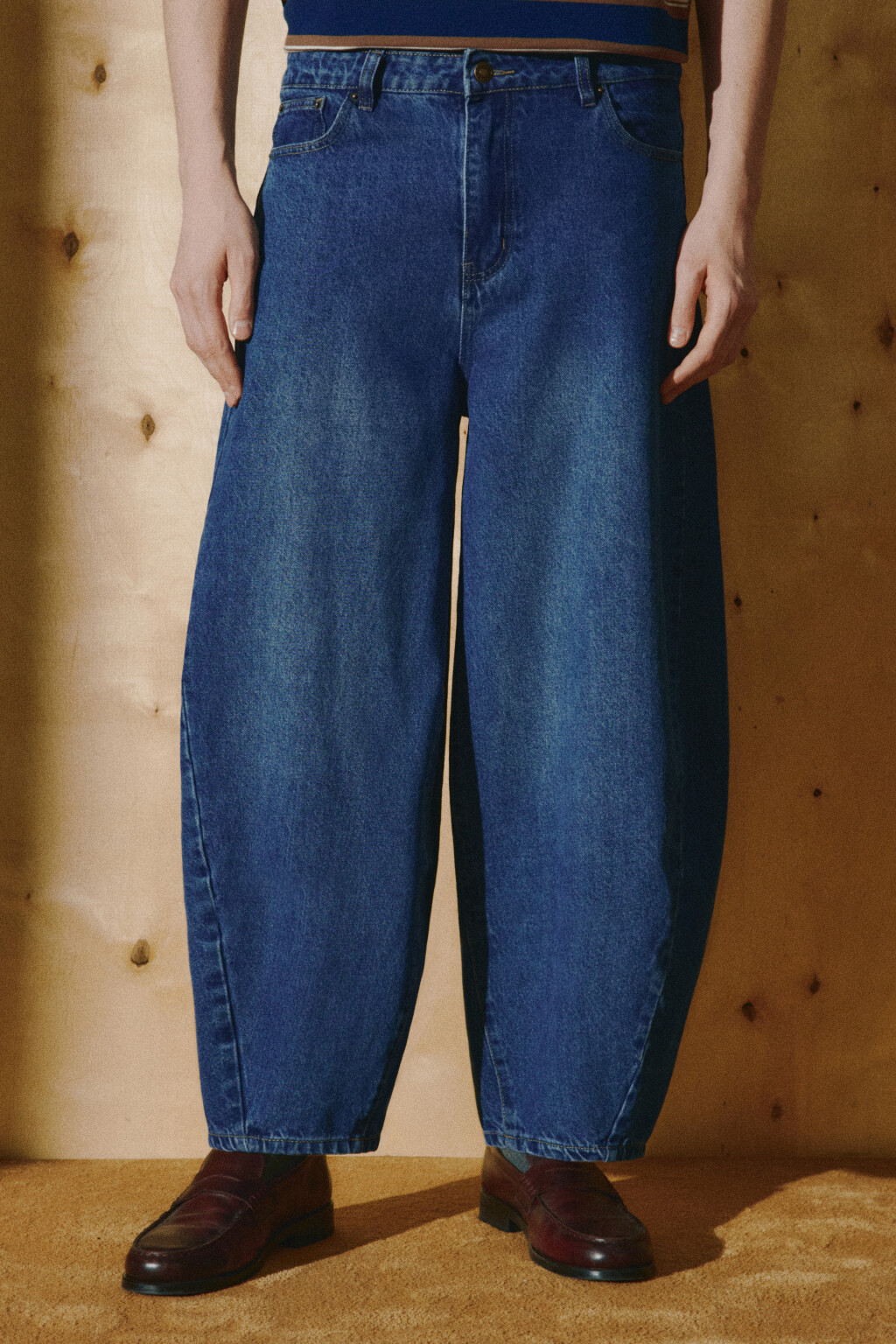 Джинсы barrel fit со средней посадкой - цвет голубой - 3