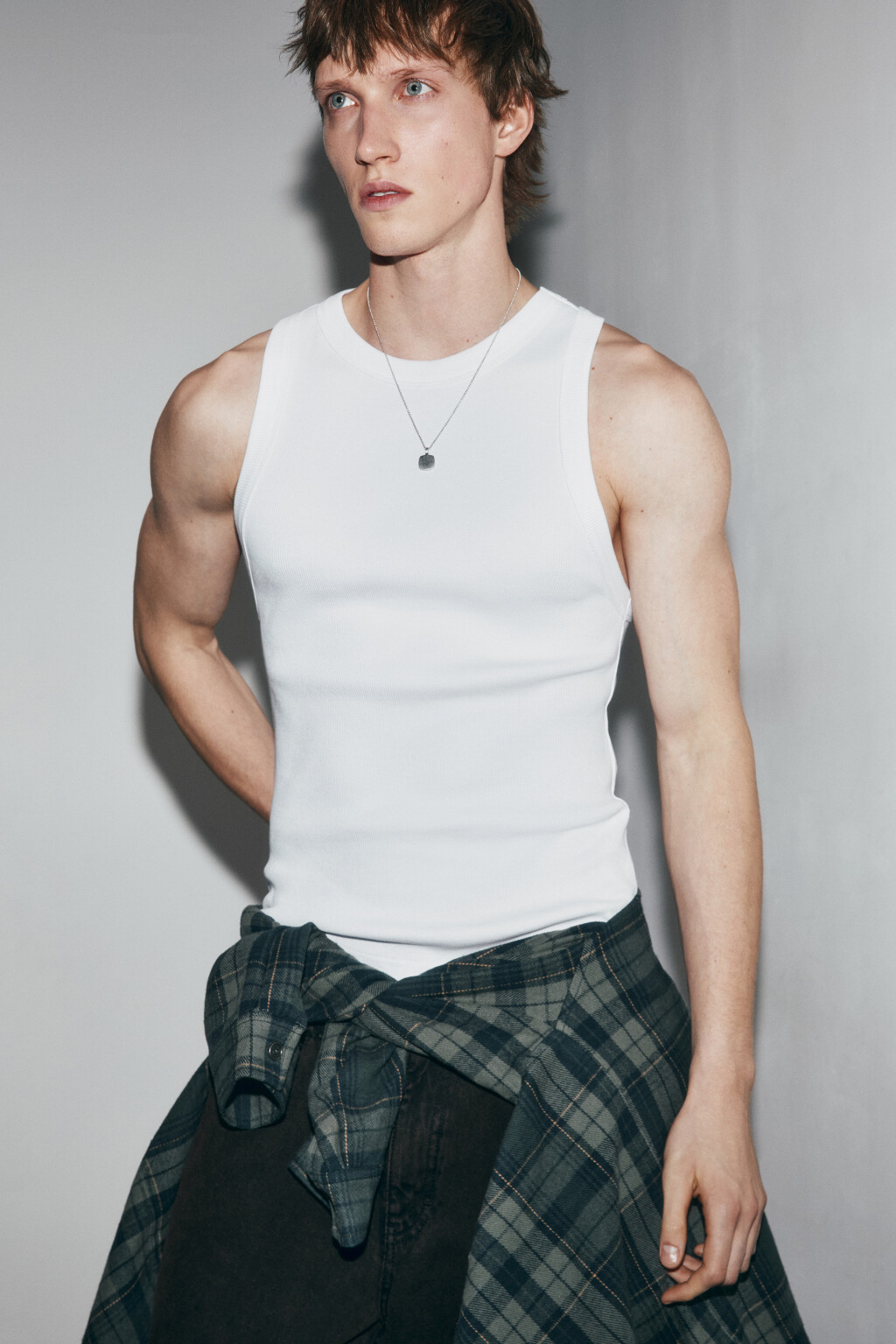 Майка с окантовкой в рубчик - цвет белый - 2