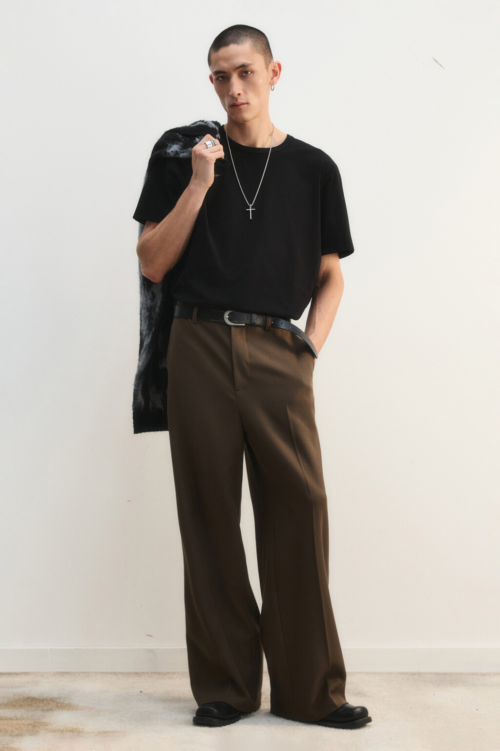 Футболка базовая - цвет черный - 2