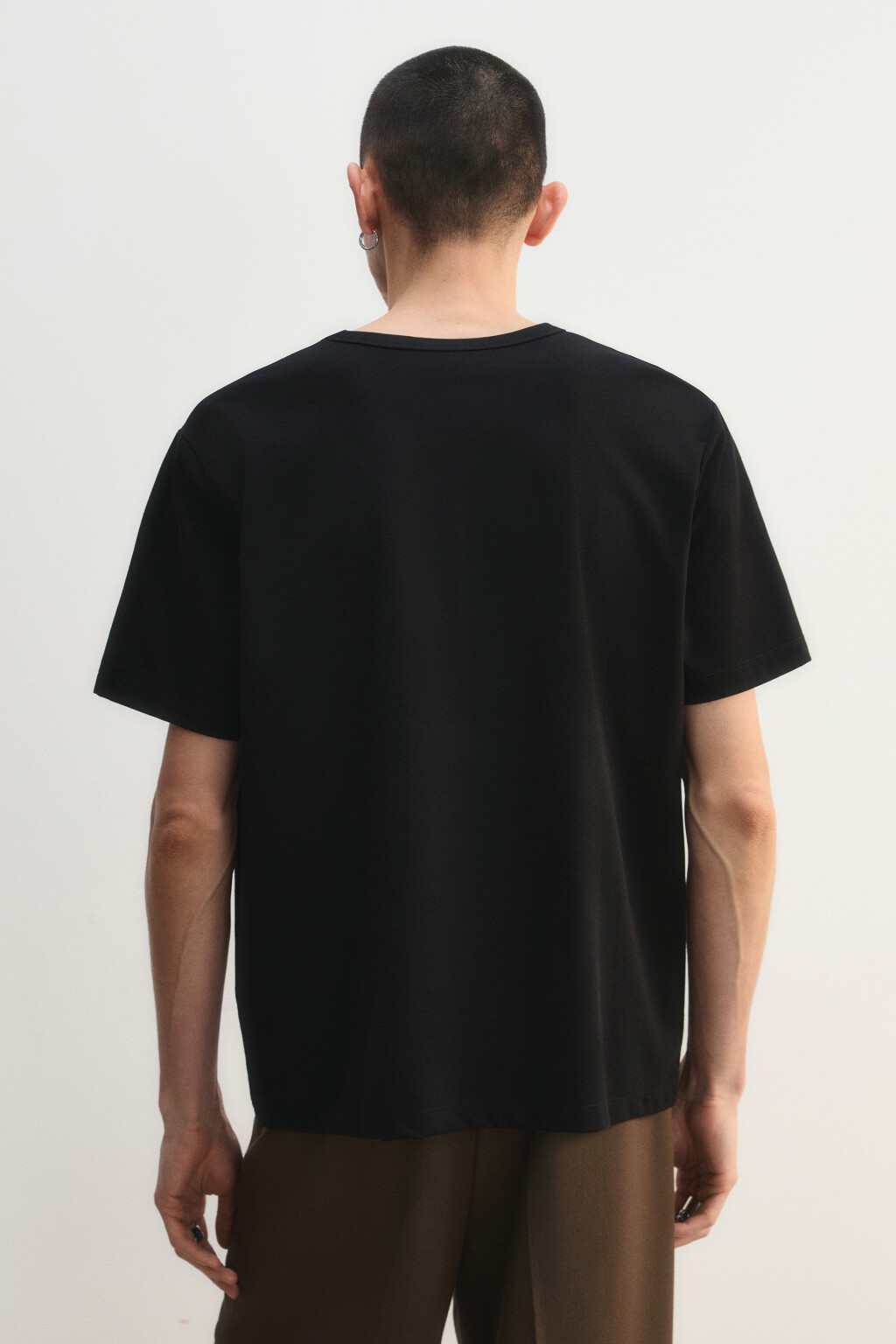 Футболка базовая - цвет черный - 4